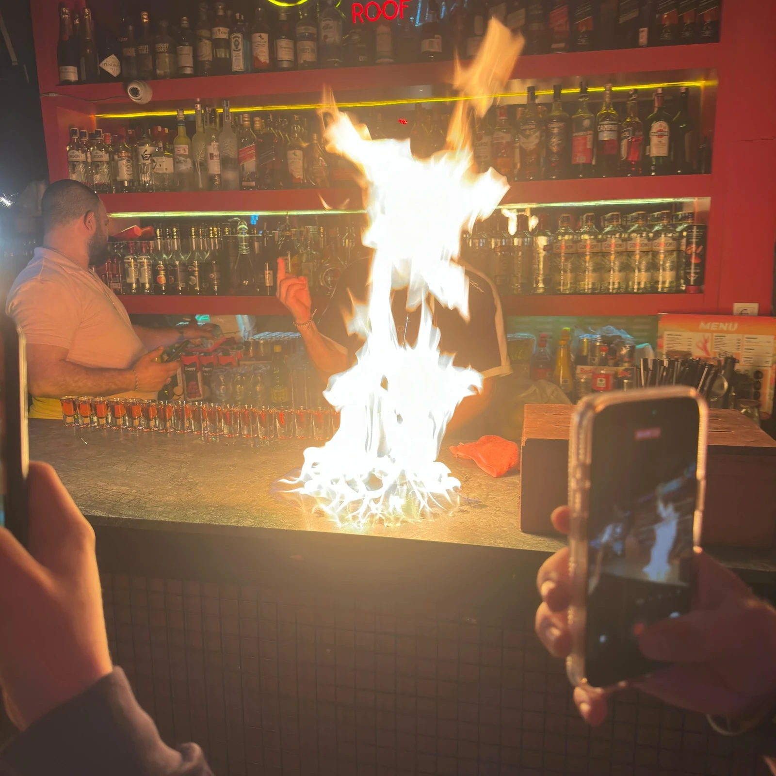 Pub crawl à Istanbul avec party bus, bars et rooftop clubs