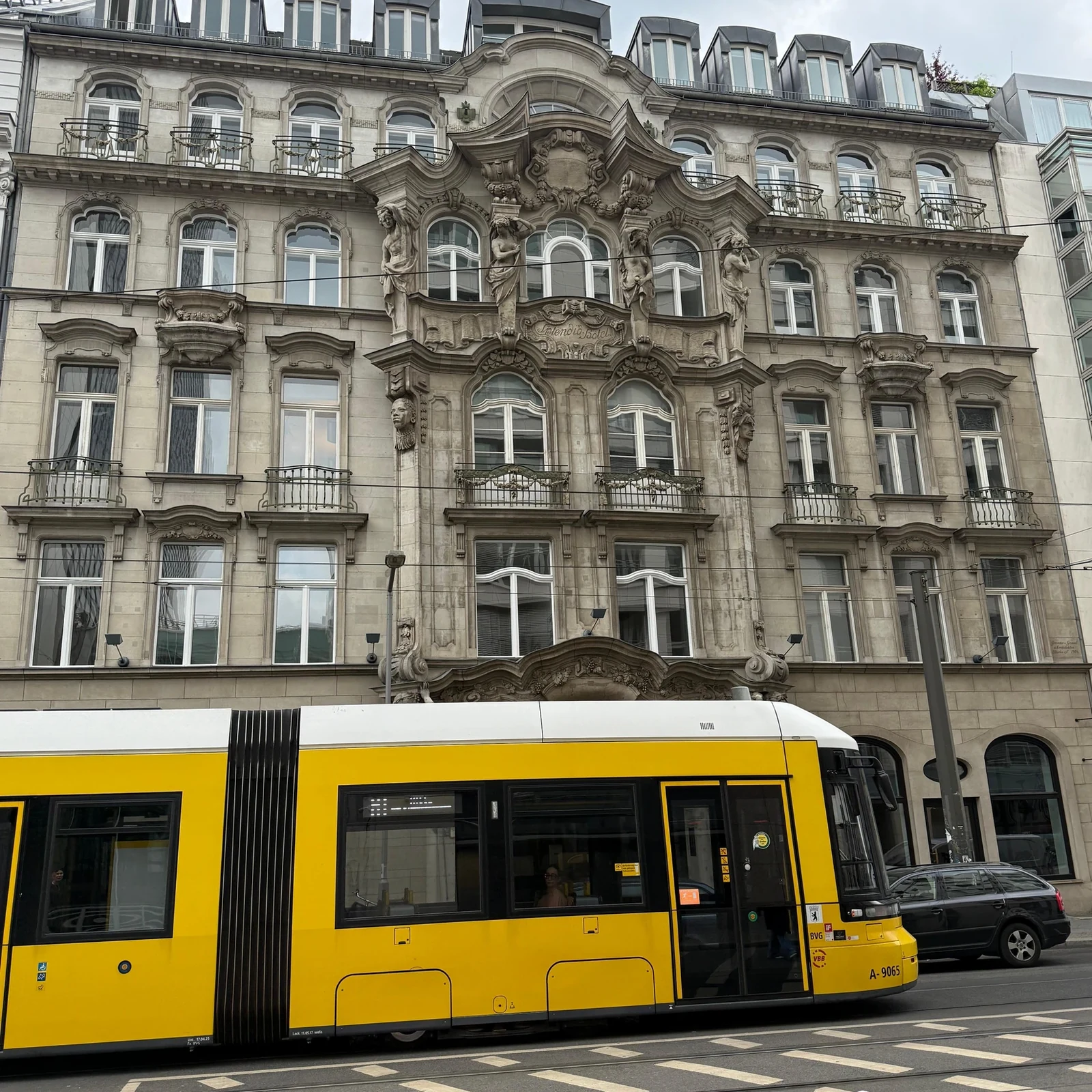 Geführter Stadtrundgang Berlin zu historischen Wahrzeichen und versteckten Ecken