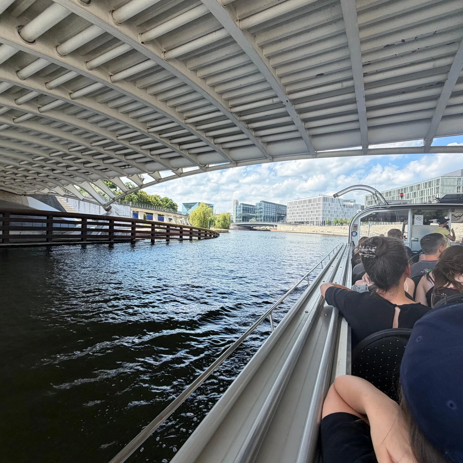 Bootsfahrt Berlin: 1 Stunde mit zweisprachigem Live-Guide