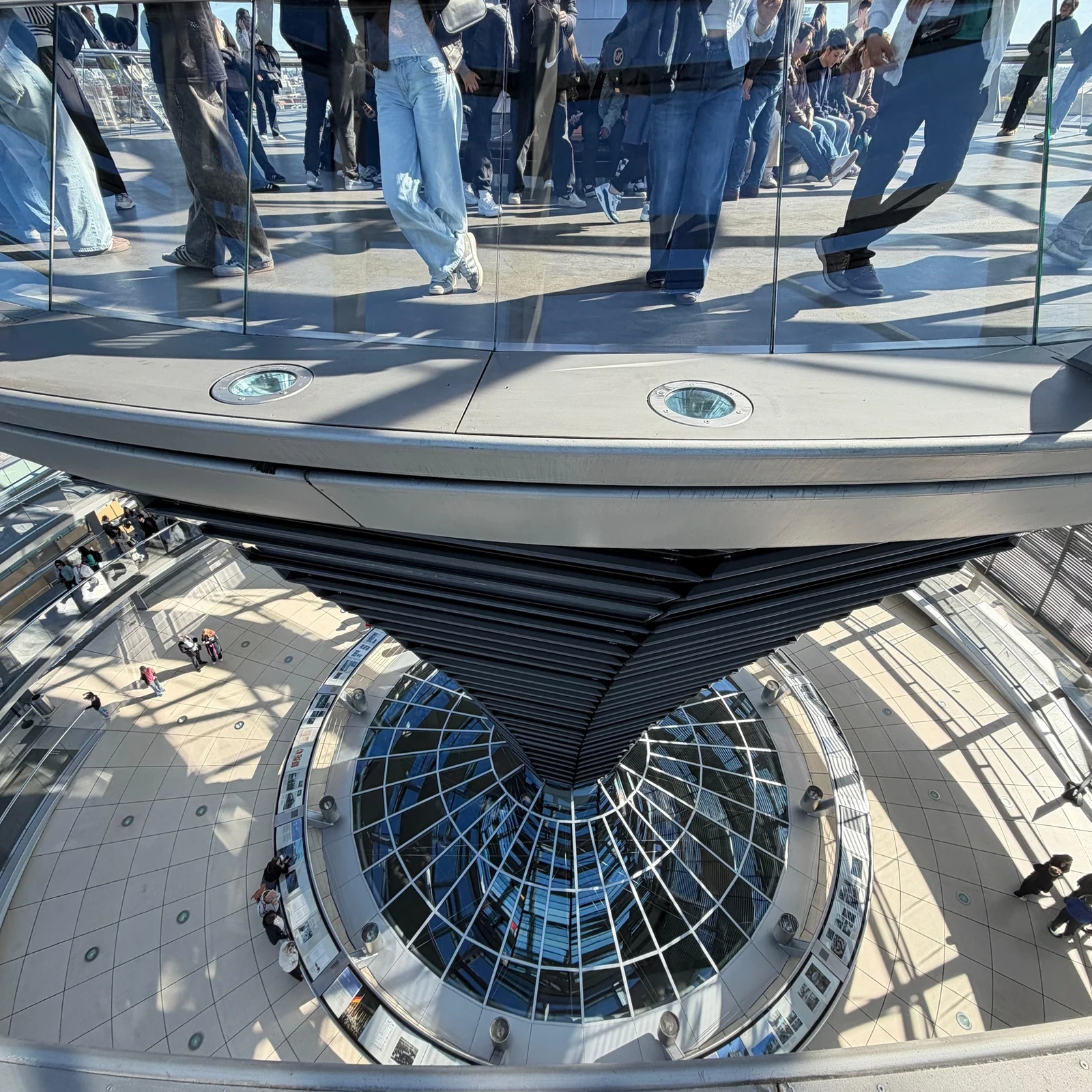 Reichstag Tour Berlin mit Besuch im Regierungsviertel