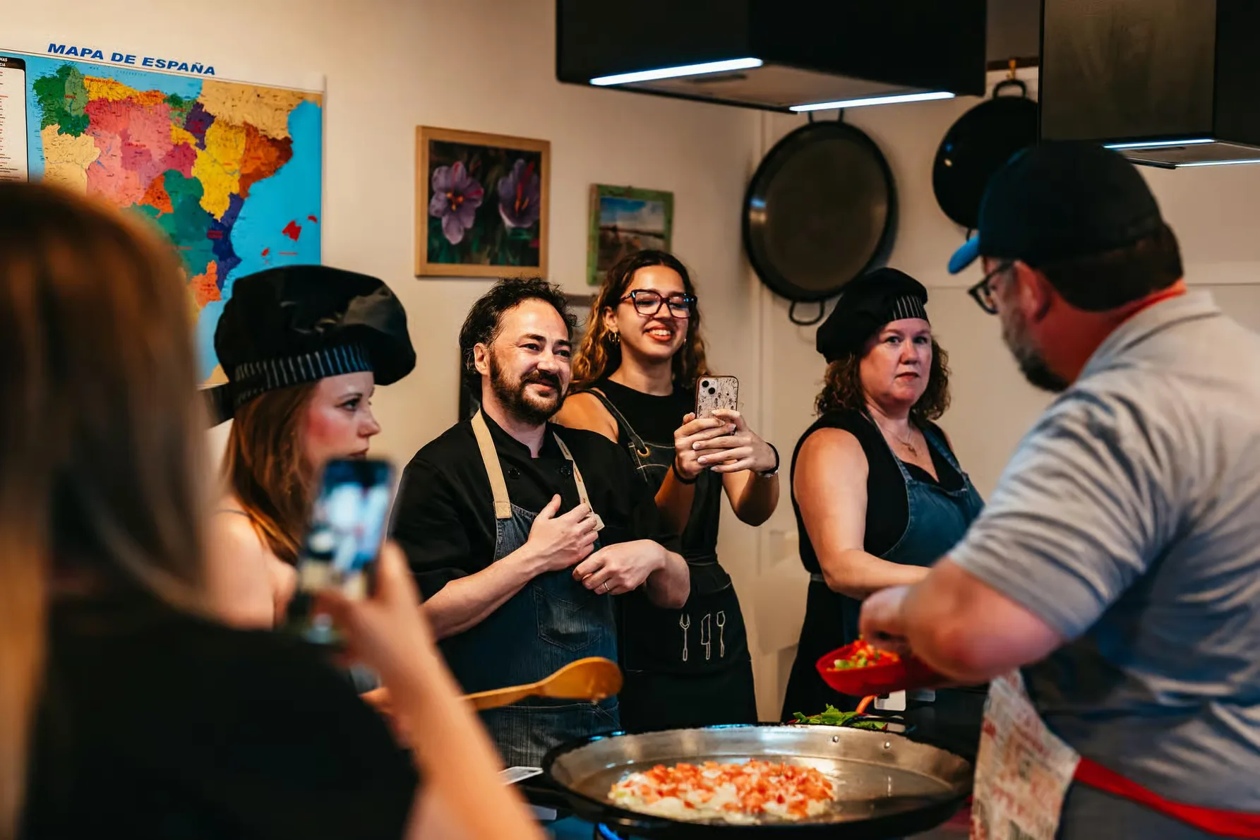Taller de paella y sangría en Madrid centro