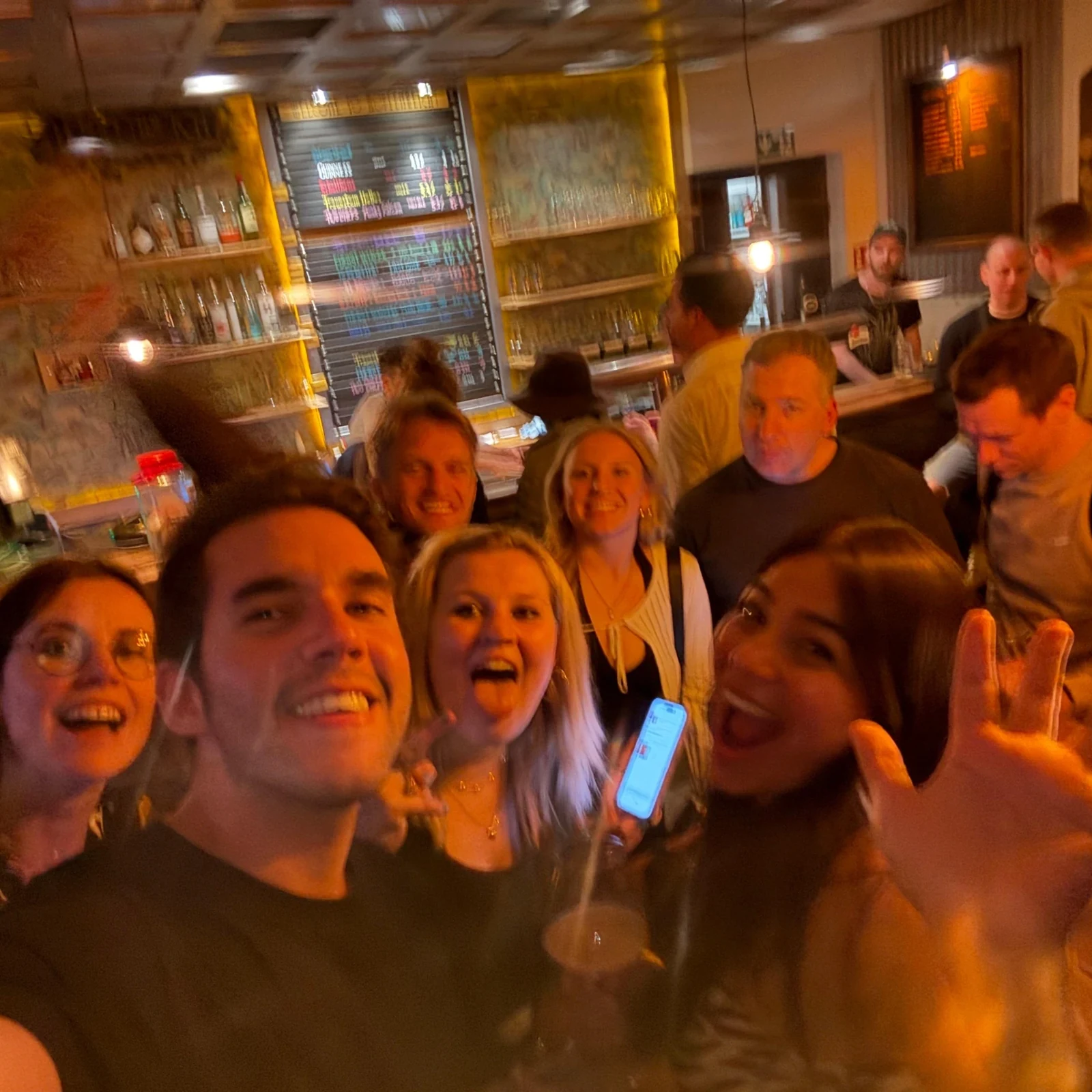 Alternativer Pub Crawl in Berlin mit Underground-Bars und lokalem Guide