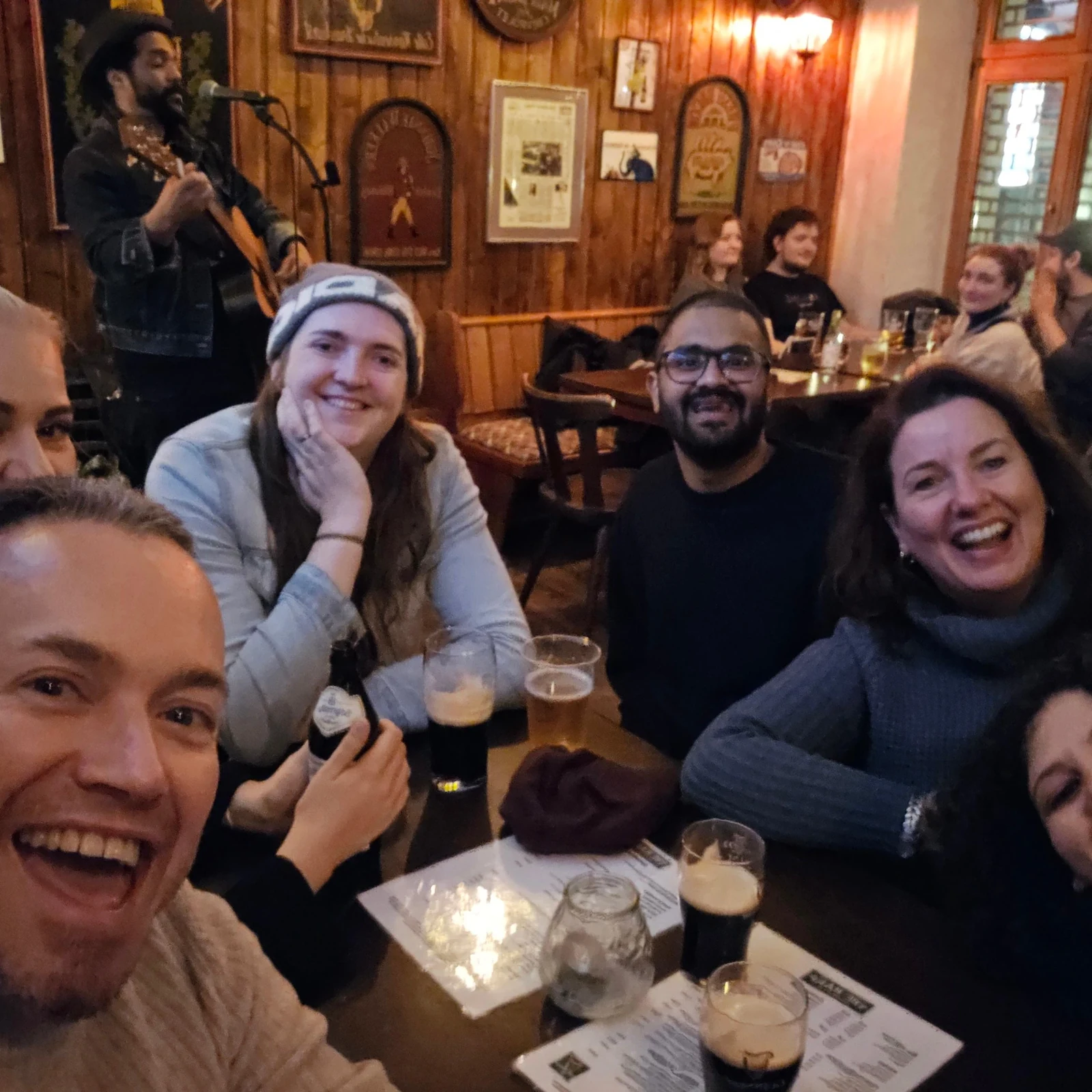 Alternativer Pub Crawl in Berlin mit Underground-Bars und lokalem Guide