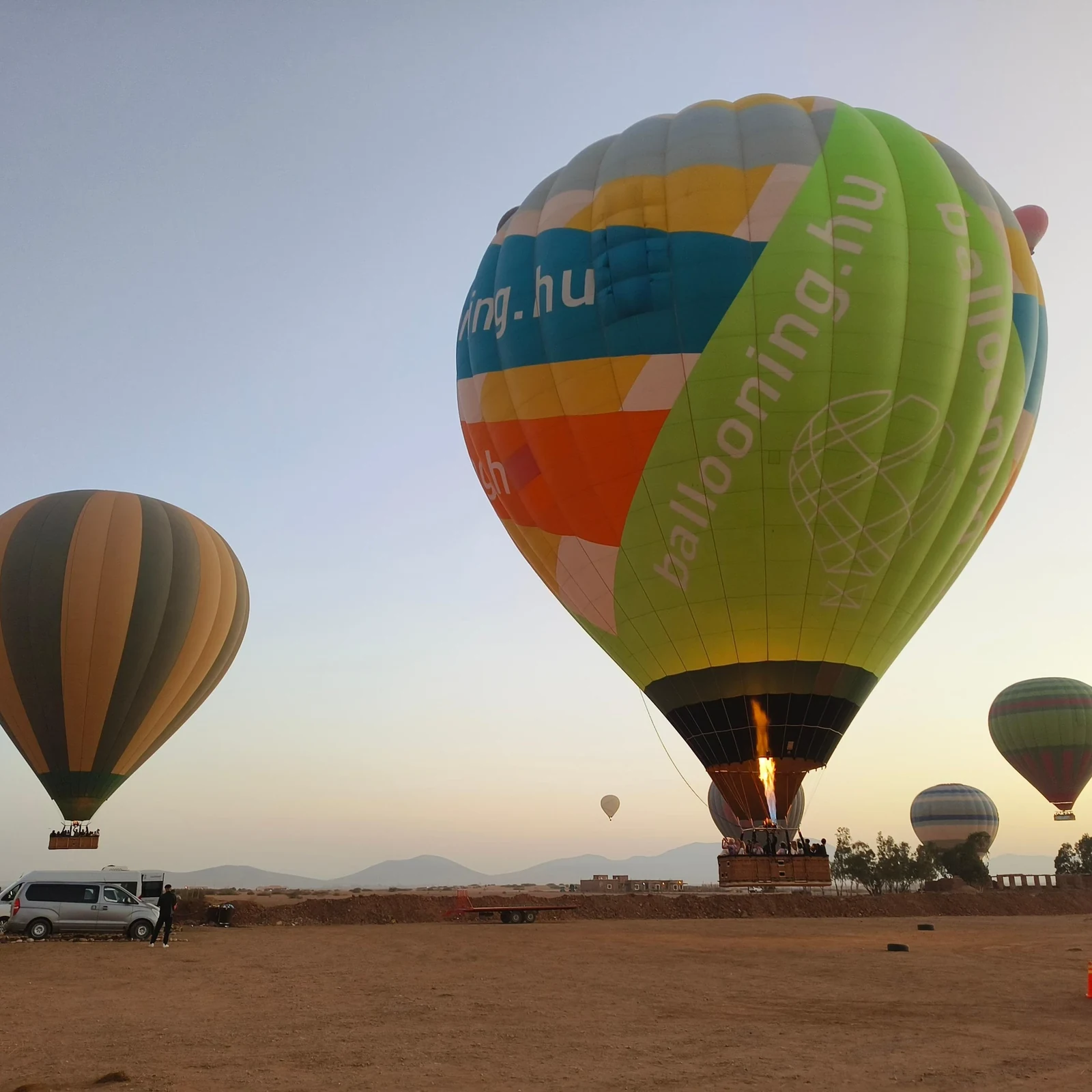 Vol en montgolfière Marrakech au lever du soleil avec petit-déjeuner berbère