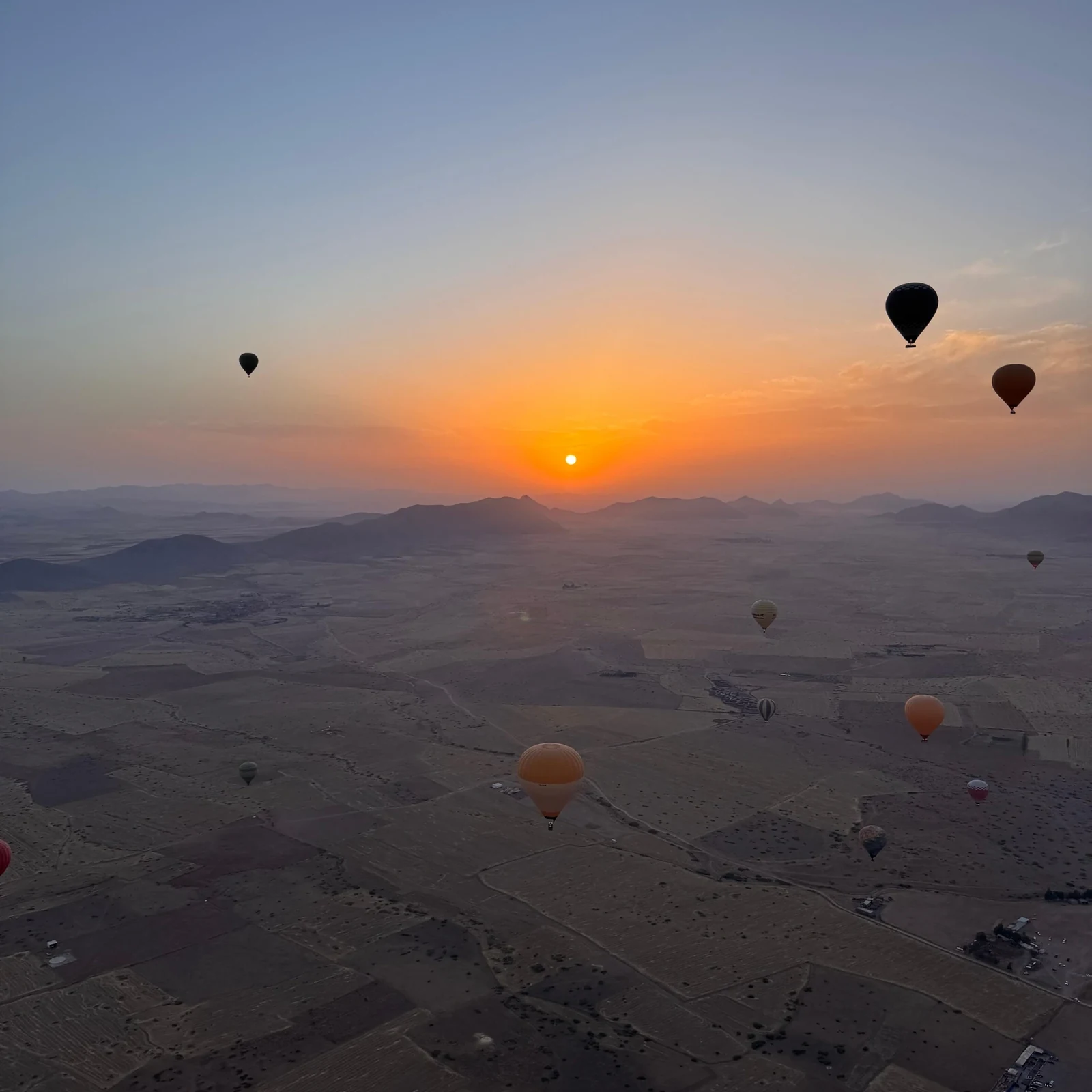 Vol en montgolfière Marrakech lever du soleil avec petit-déjeuner berbère