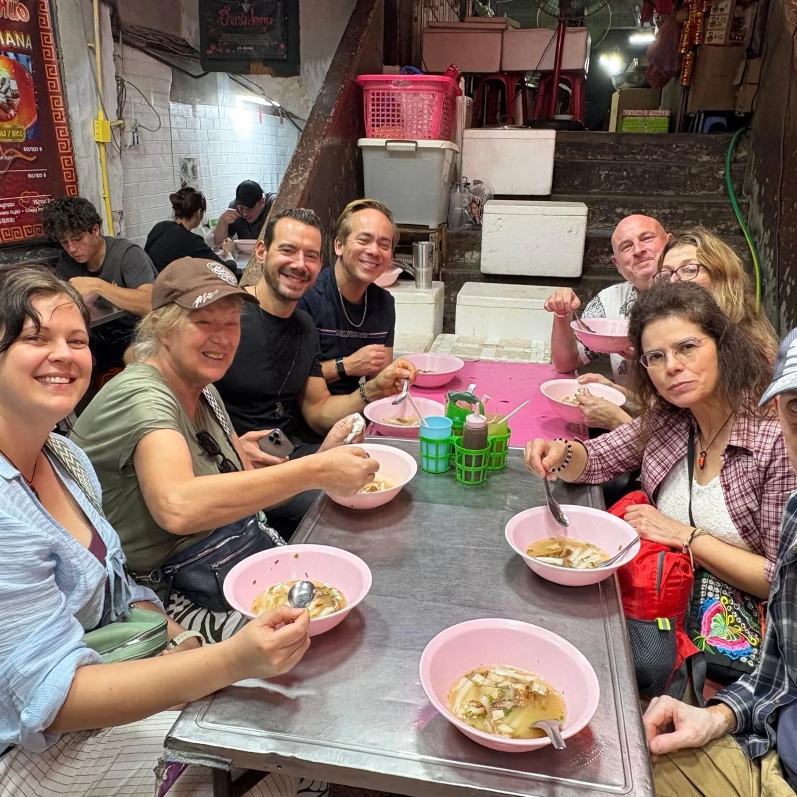 Tour nocturno en tuk tuk por Bangkok con Chinatown y comida local
