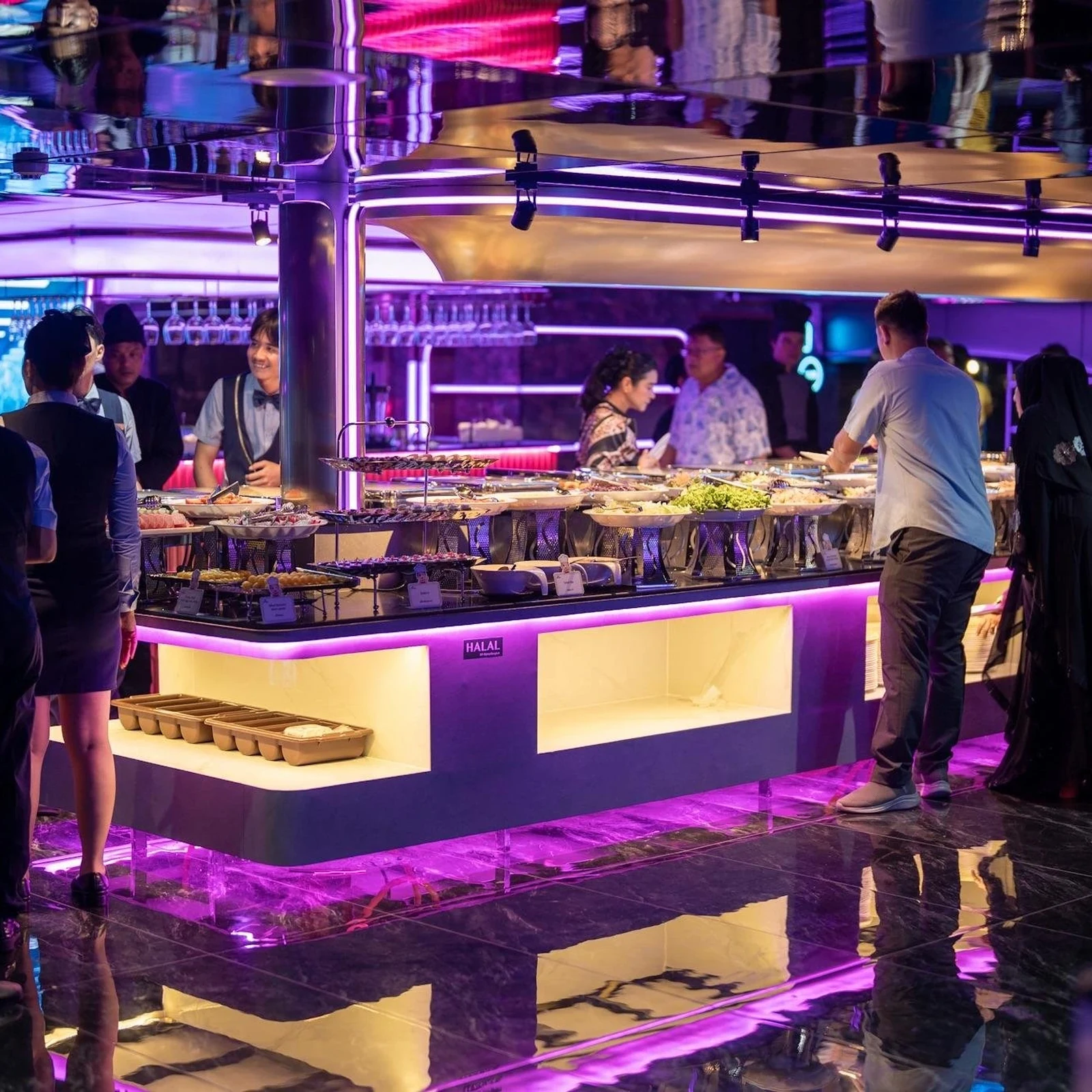 Chao Phraya Dinner Cruise ab ICONSIAM
