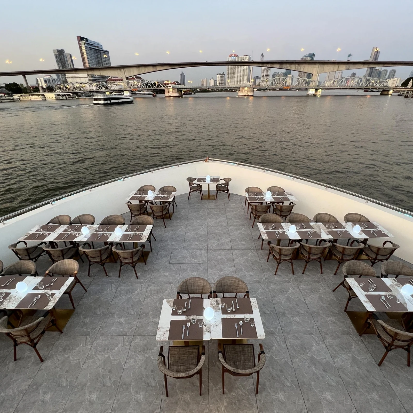 Croisière dîner The Planet Bangkok sur le Chao Phraya