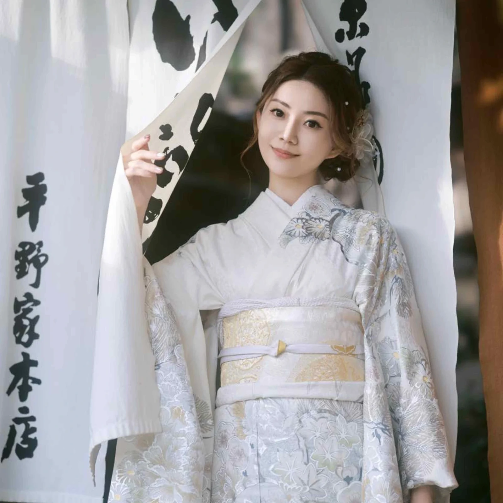 Kyoto kimono photoshoot with private photographer