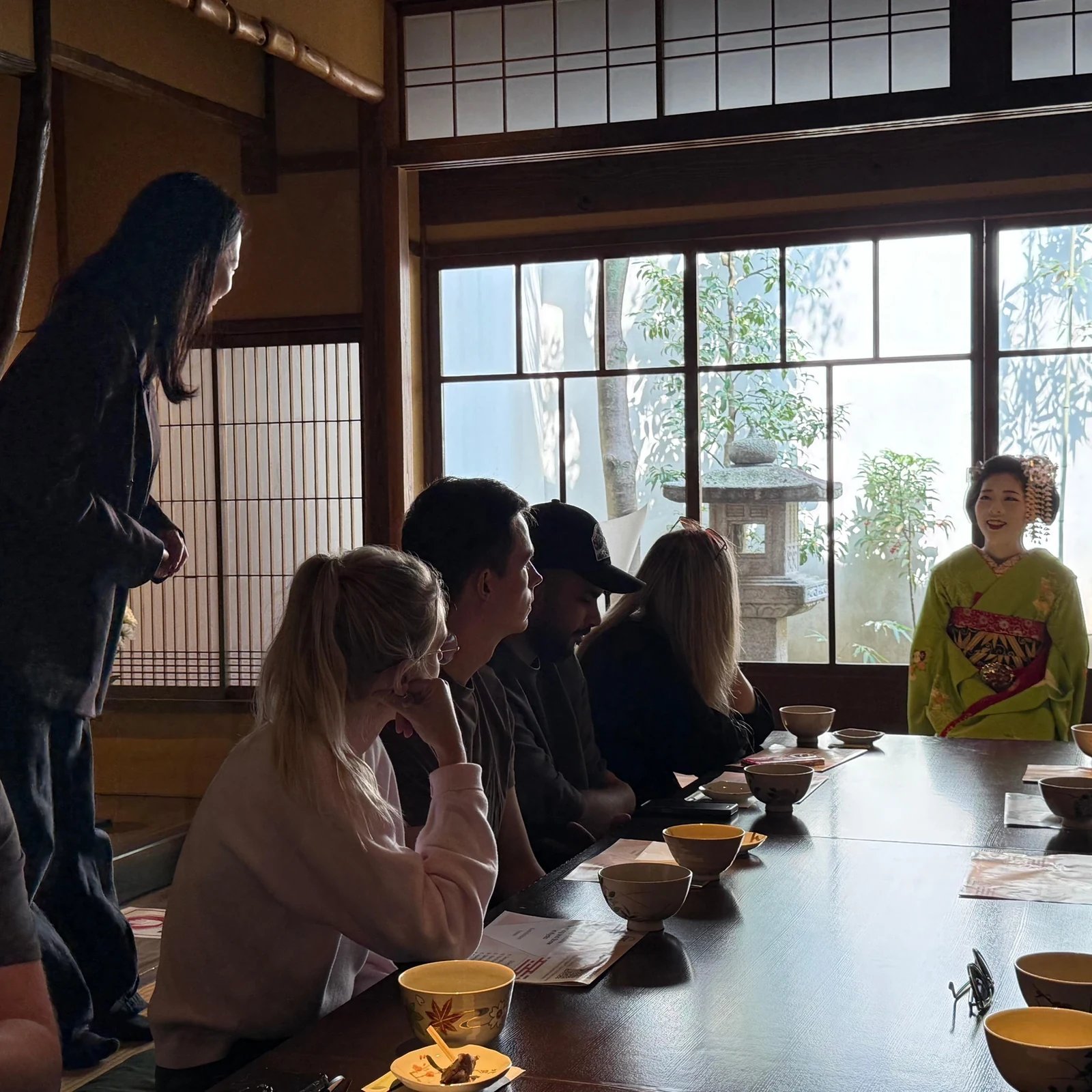 Spectacle de geisha à Kyoto avec Maiko, thé et photos
