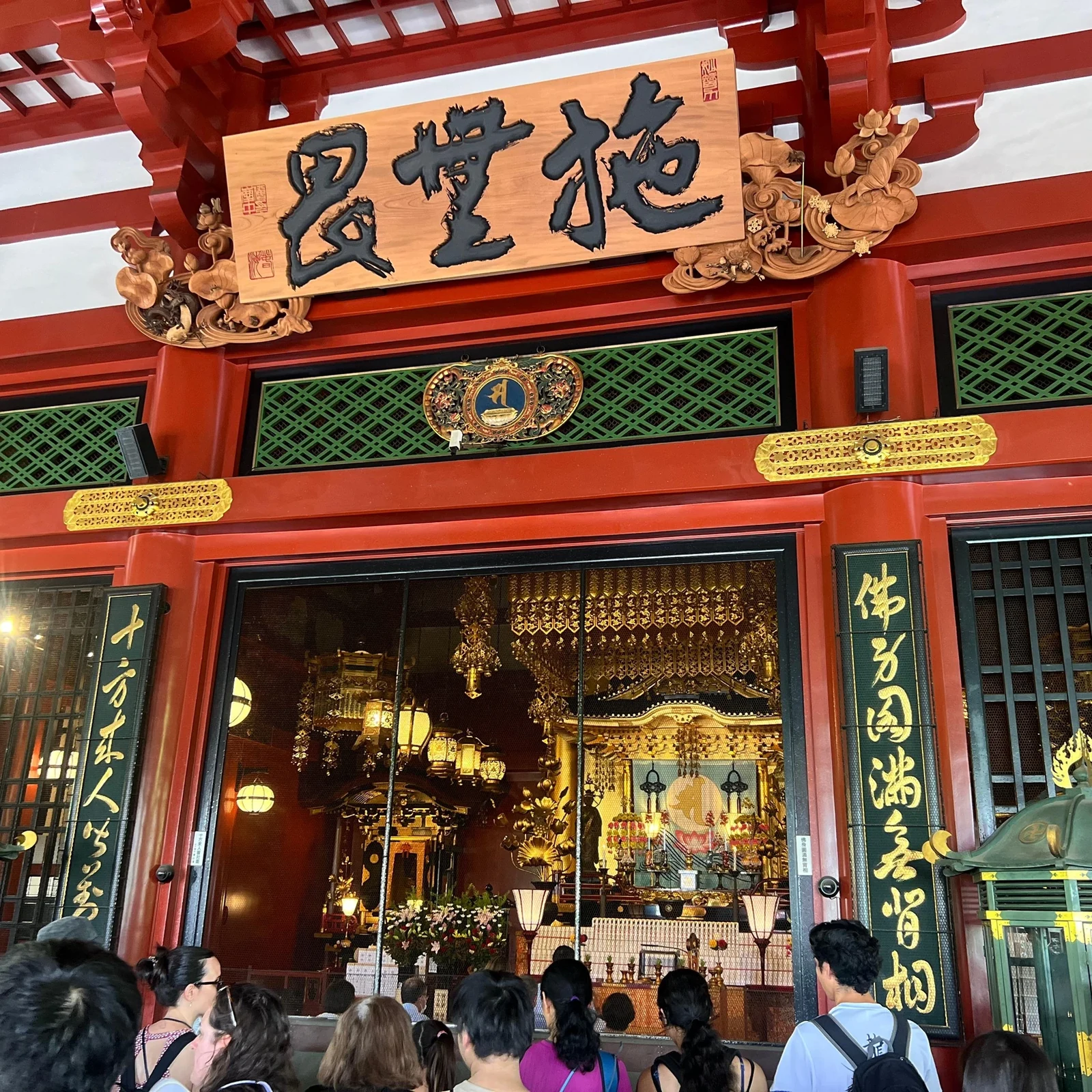 Tour por Asakusa y Senso-ji en Tokio: templos, rituales y tradición local