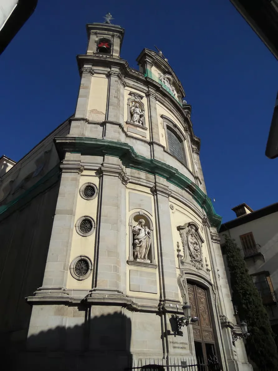 Descubre el Madrid histórico con guía en alemán