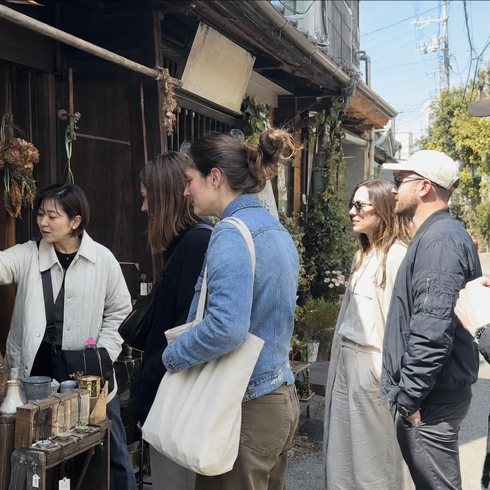 Private Nakazakicho and Tenma Walking Tour: Retro Streets and Local Osaka