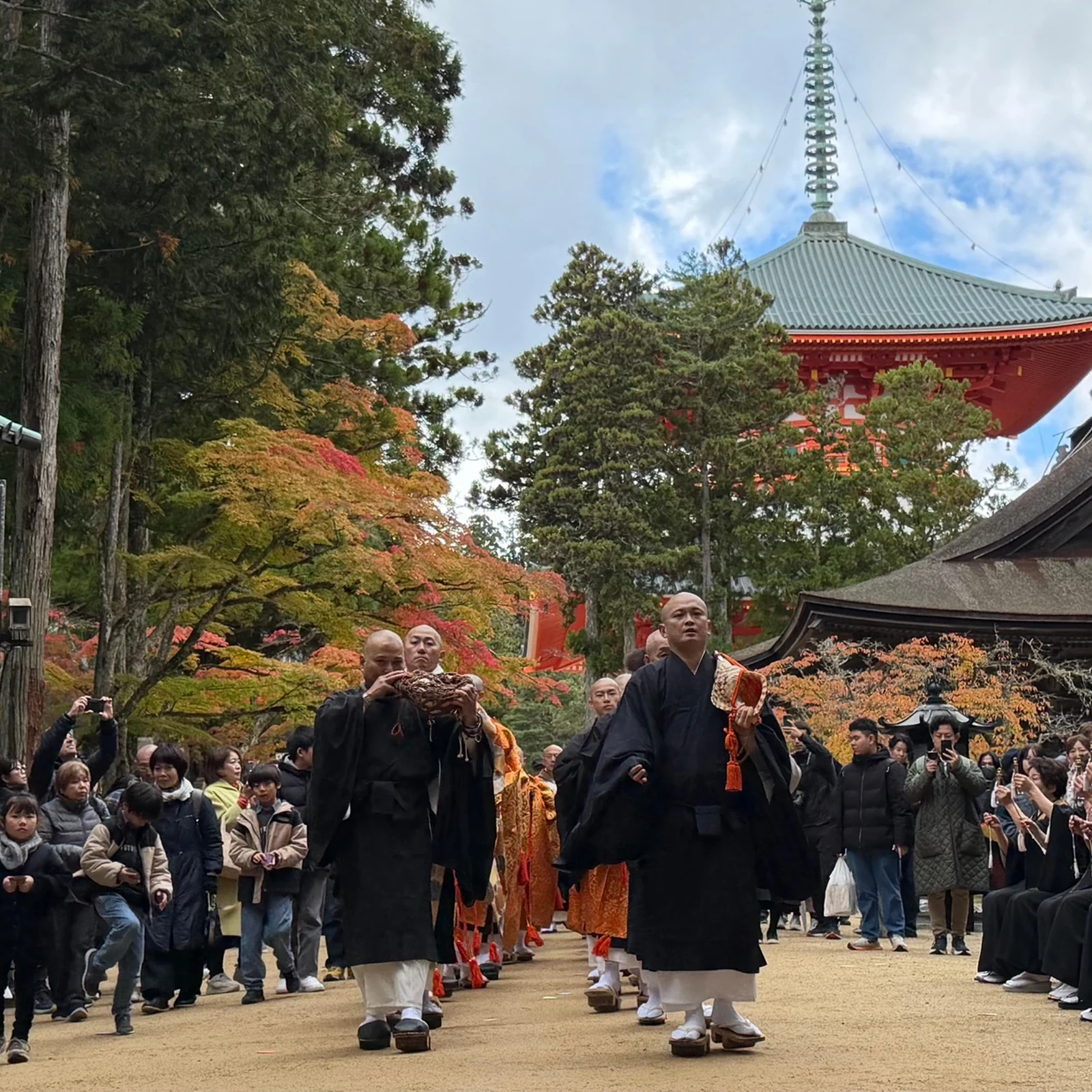 Kleingruppen-Tagesausflug von Osaka zum Berg Koya