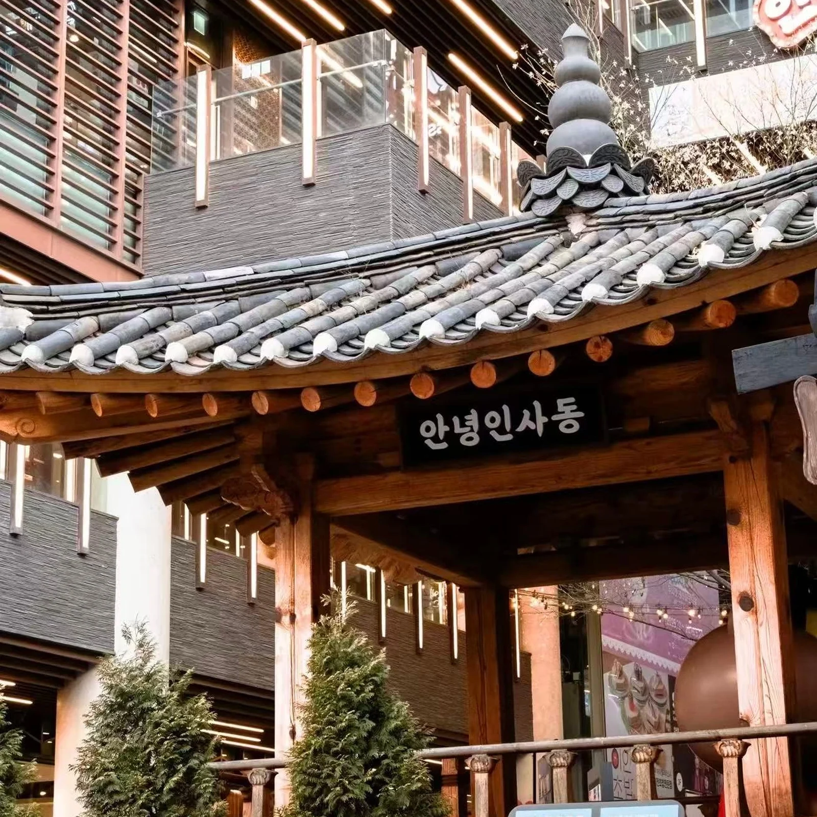 Tour por Seúl con alquiler de hanbok en grupo reducido