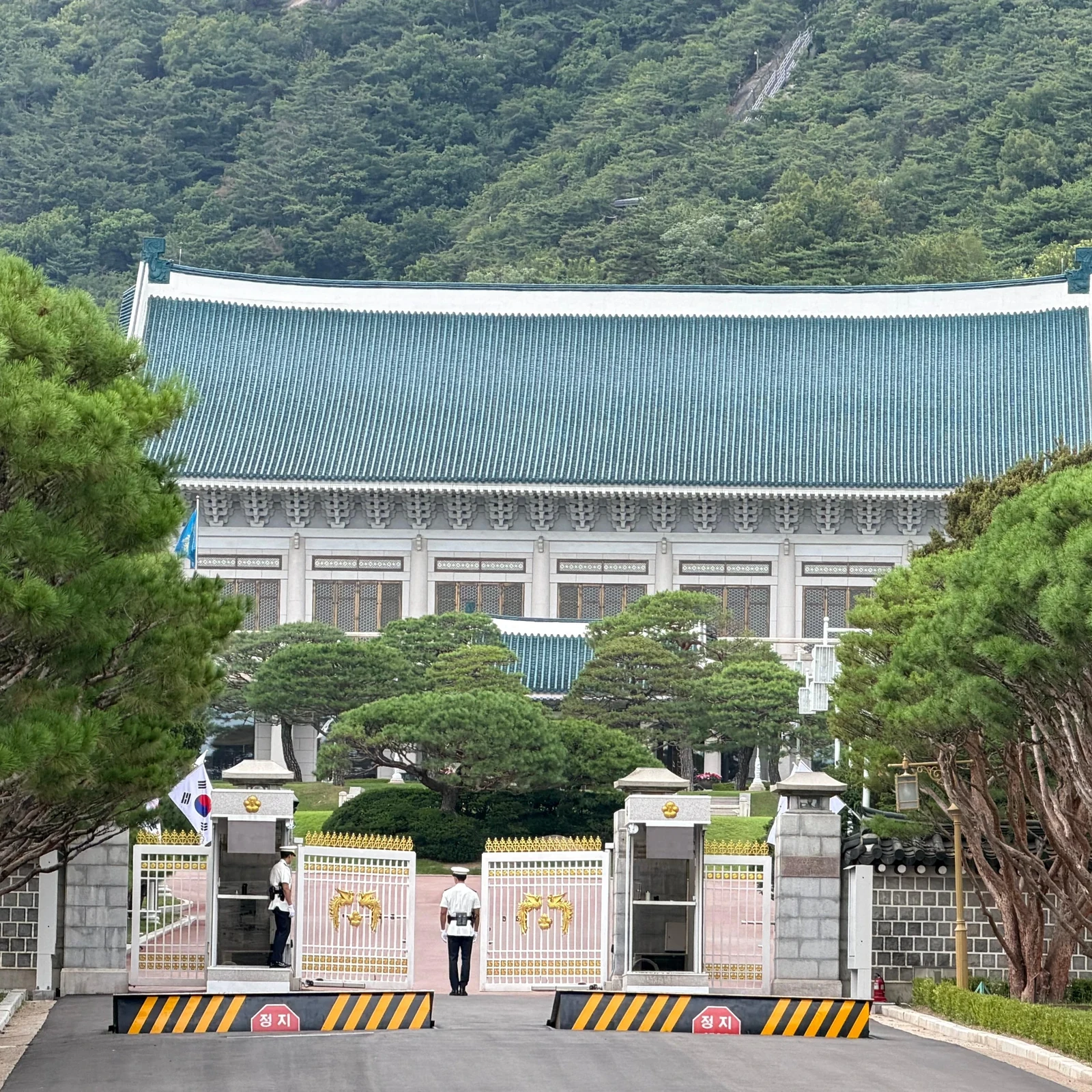Visite de Gyeongbokgung et Bukchon avec hanbok en option