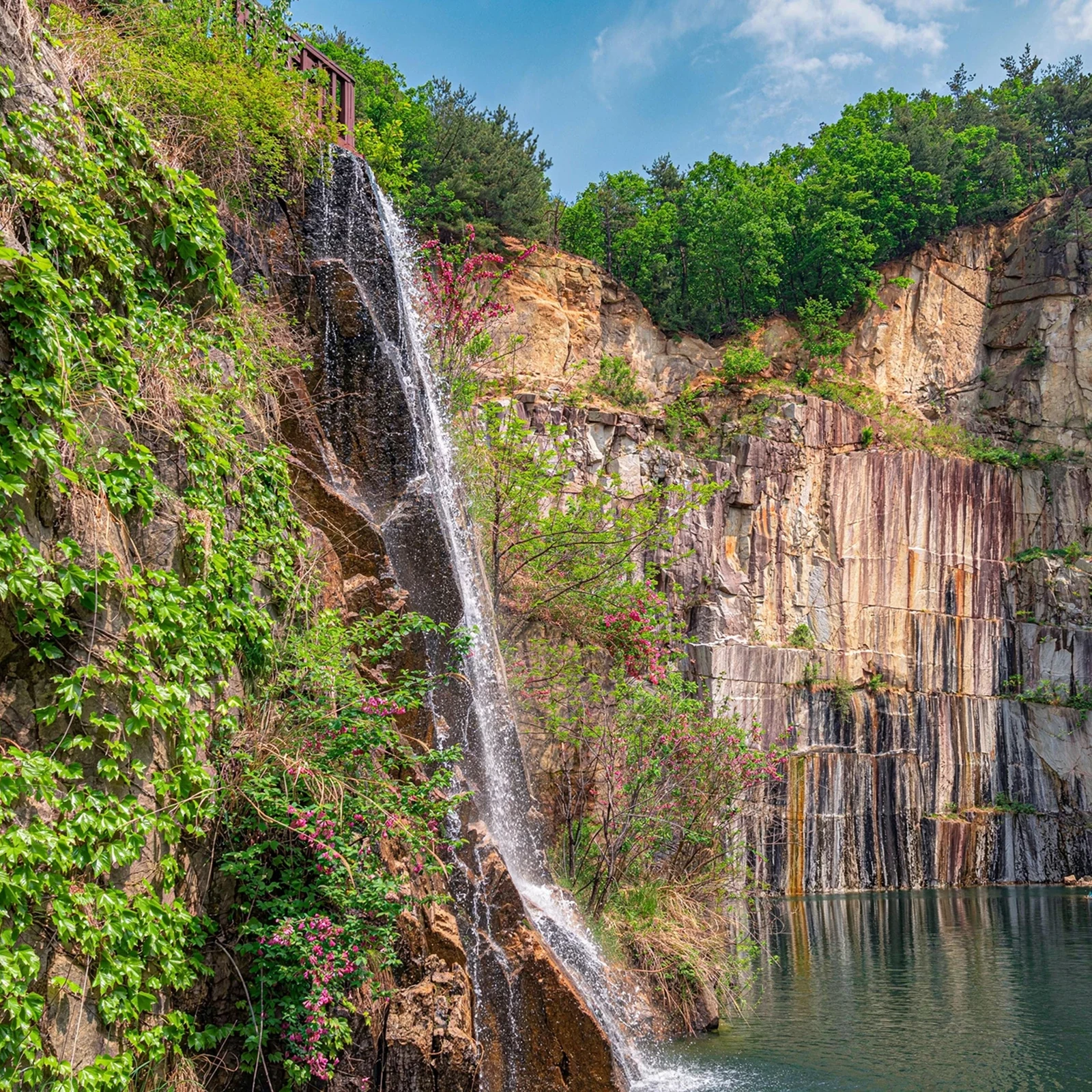 Excursión a Pocheon desde Seúl entre volcanes, jardines y Art Valley