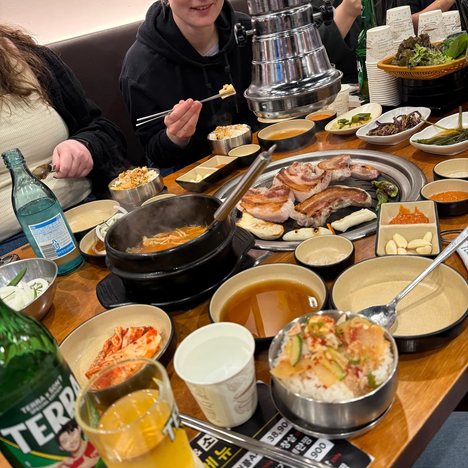 Korean BBQ in Seoul mit lokalem Gastgeber
