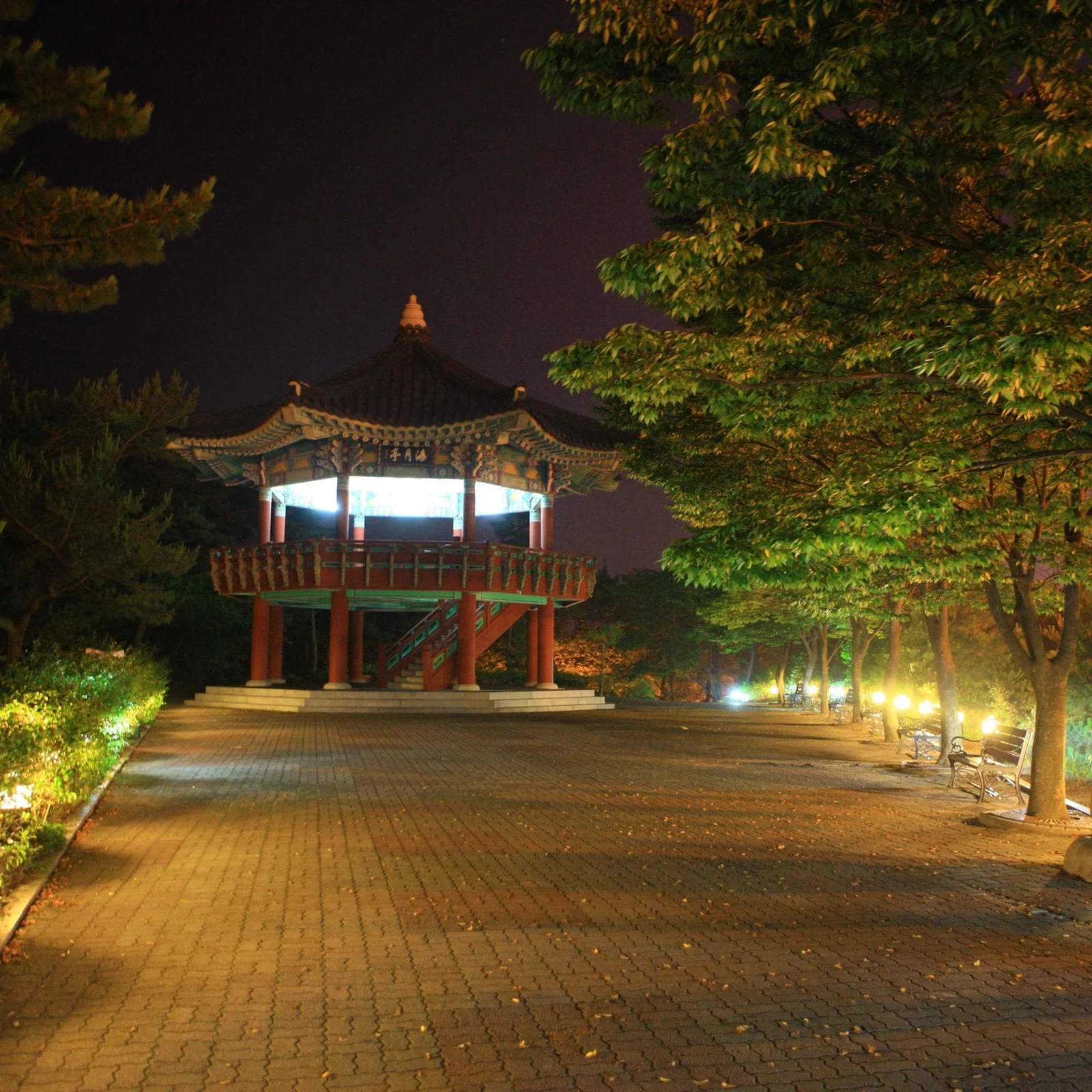 Excursion culturelle à Dalmaji Busan entre artisanat, saveurs et lanternes