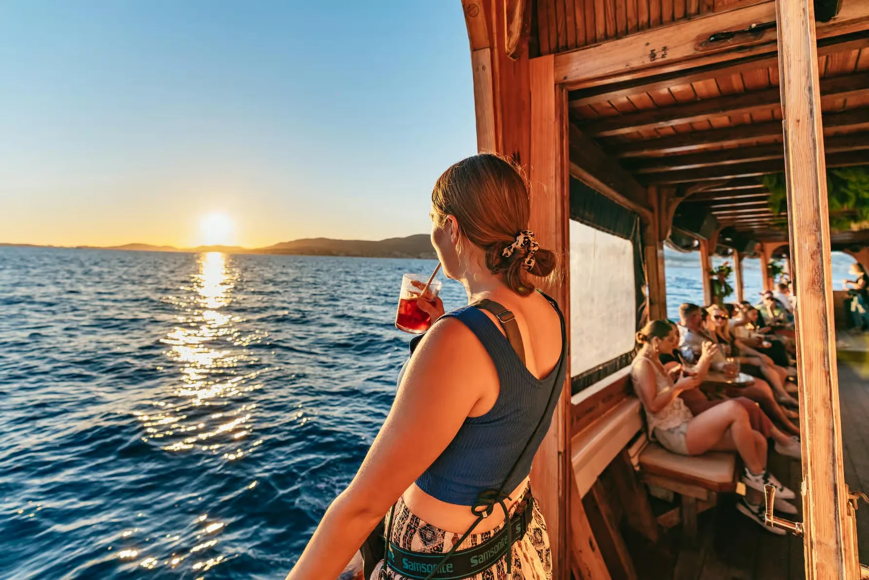 Tour en barco al atardecer por la bahía de Palma
