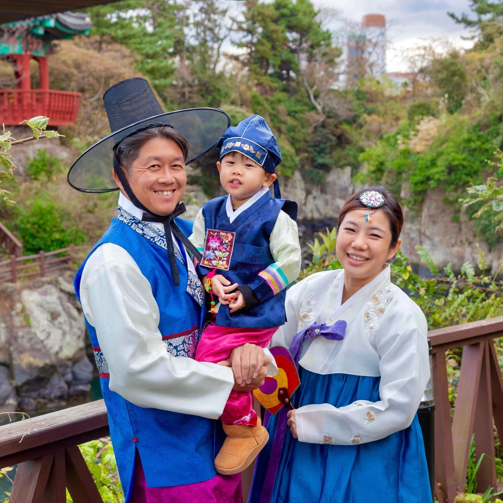 Vivez une séance photo privée en hanbok à Jeju