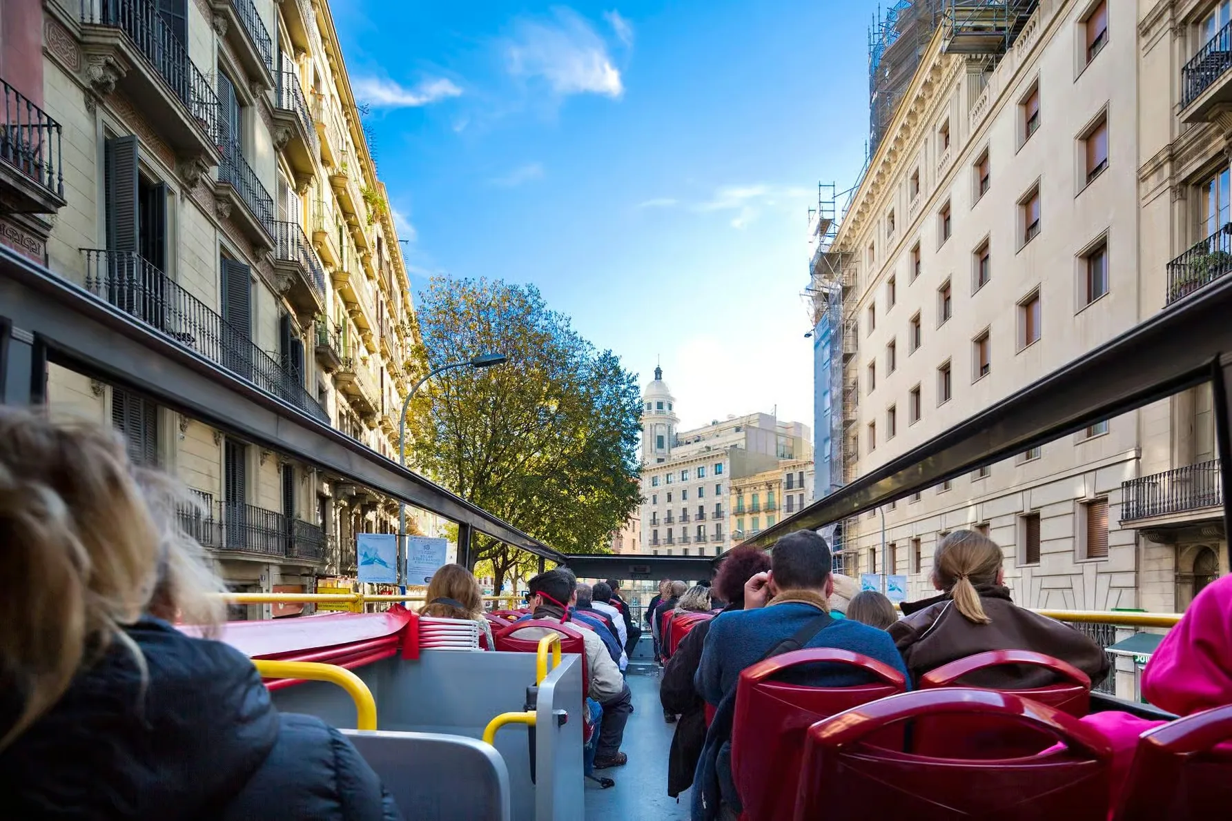 Découvrez Barcelone à votre rythme en bus touristique