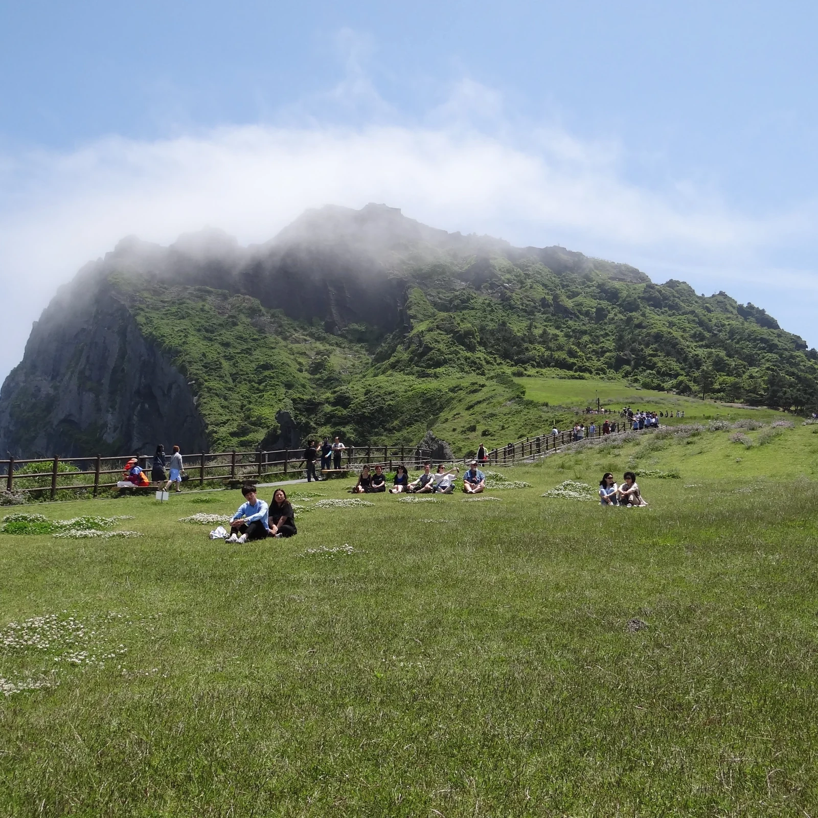 Eastern Jeju Day Tour with UNESCO Sites and Haenyeo Show: Is It Worth It?