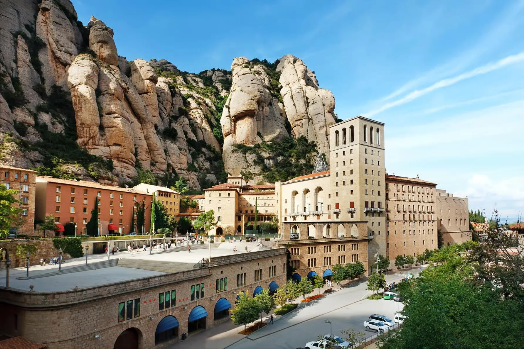 Visitez Montserrat depuis Barcelone avec train à crémaillère et accès à La Moreneta