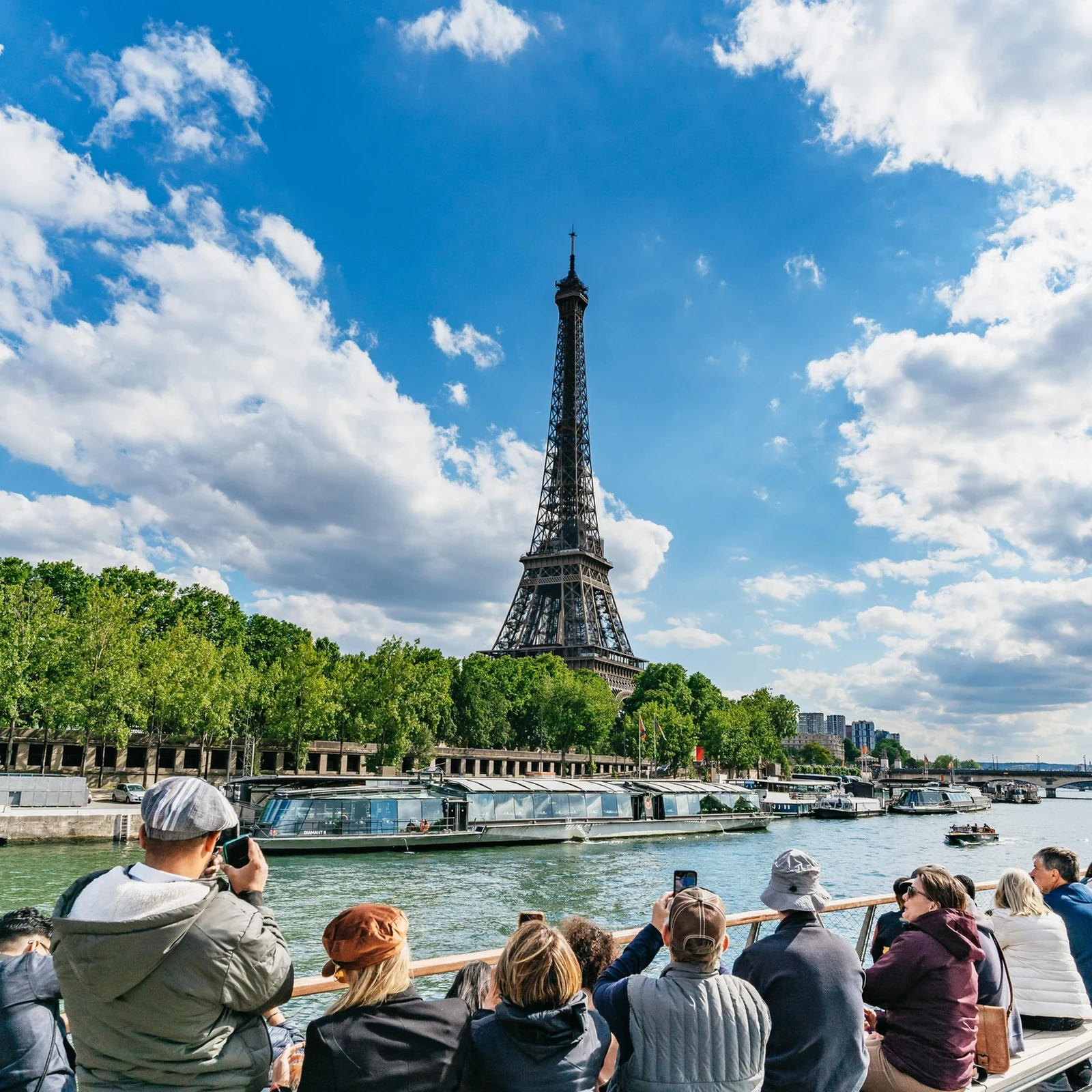 Seine River Cruise from the Eiffel Tower: Views and Review