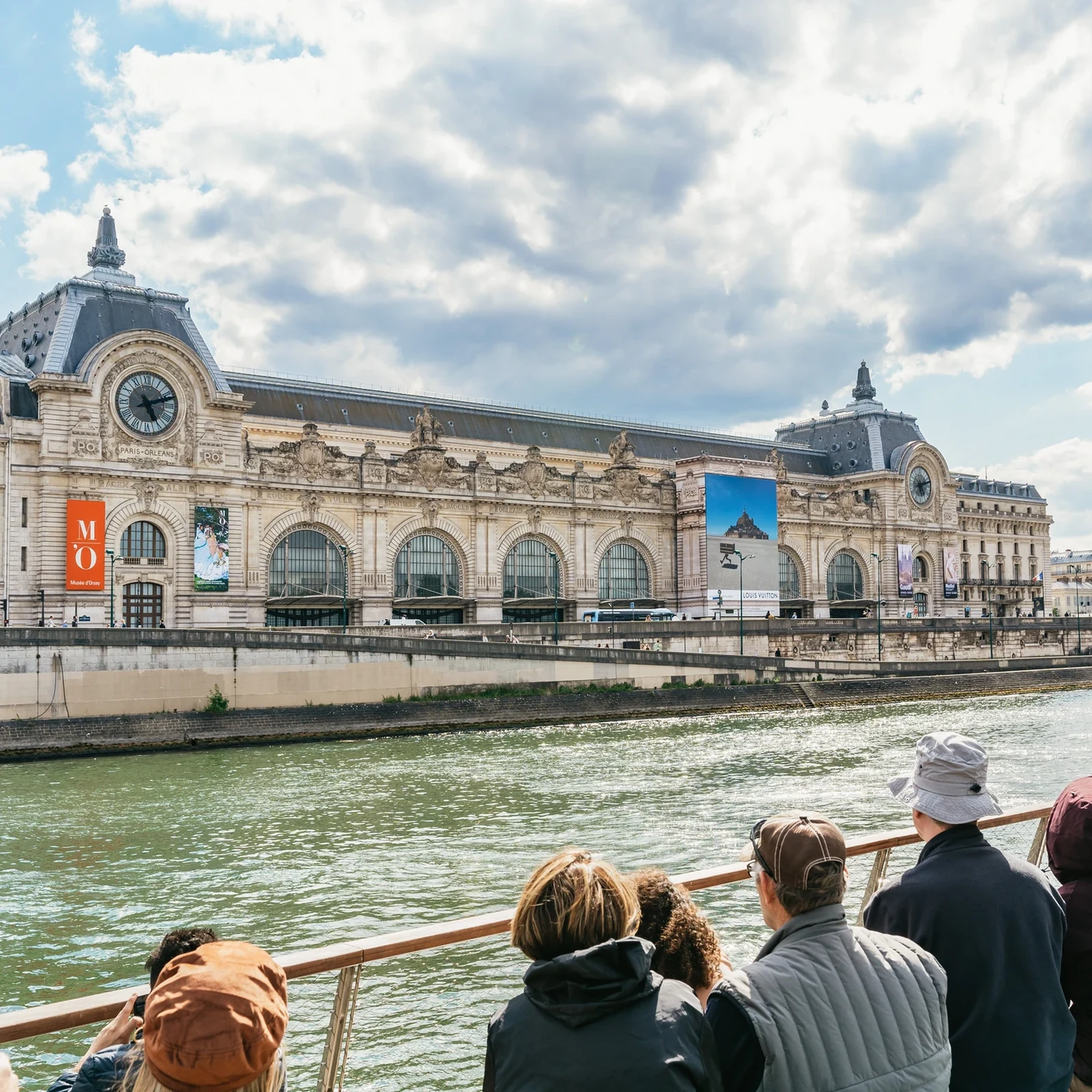 Seine River Cruise from the Eiffel Tower: Views and Review