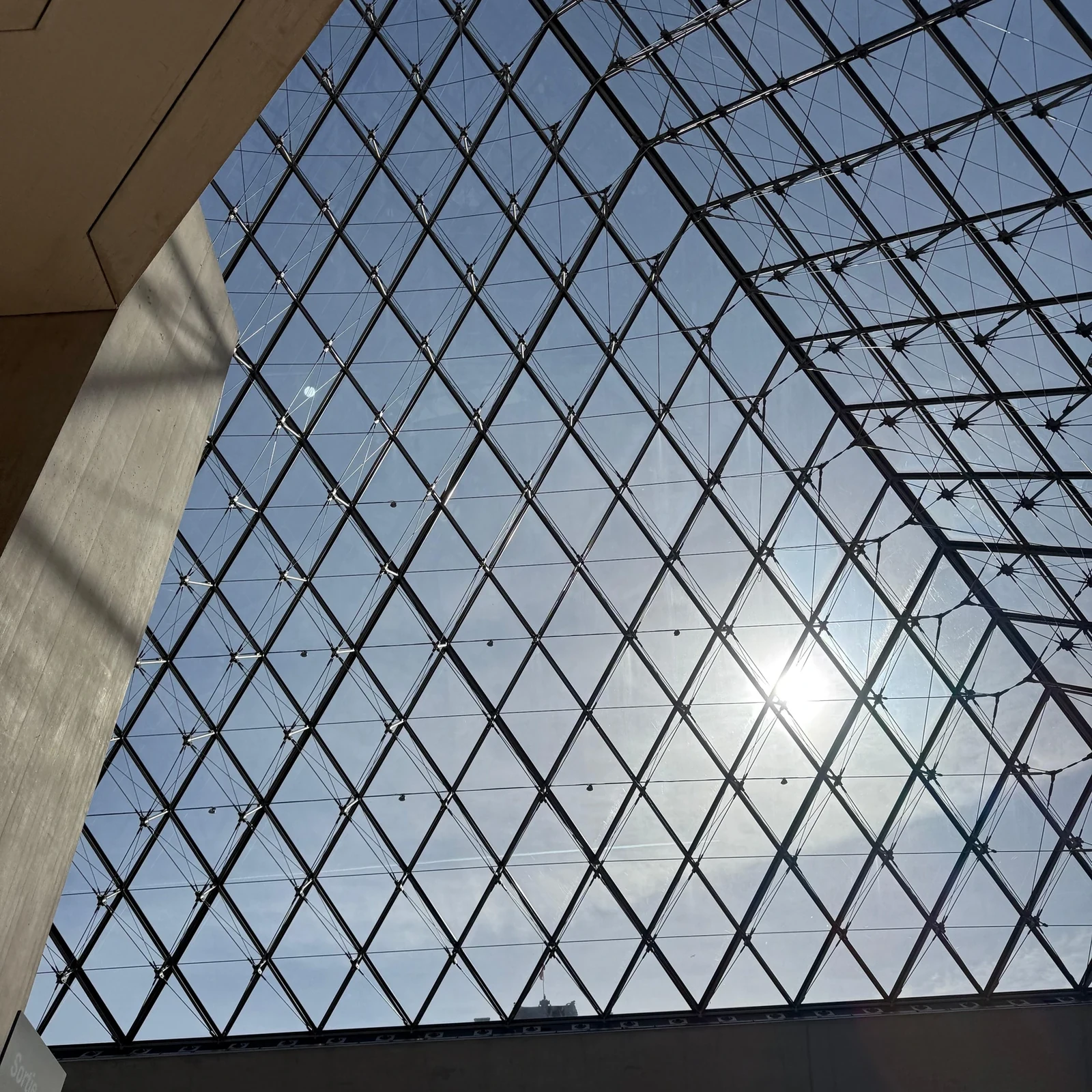 Louvre Museum and Mona Lisa Guided Tour with Reserved Entry