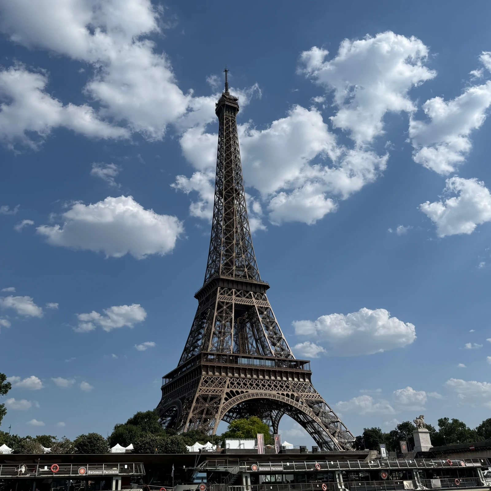 Private Seine cruise on a small boat reserved for your group