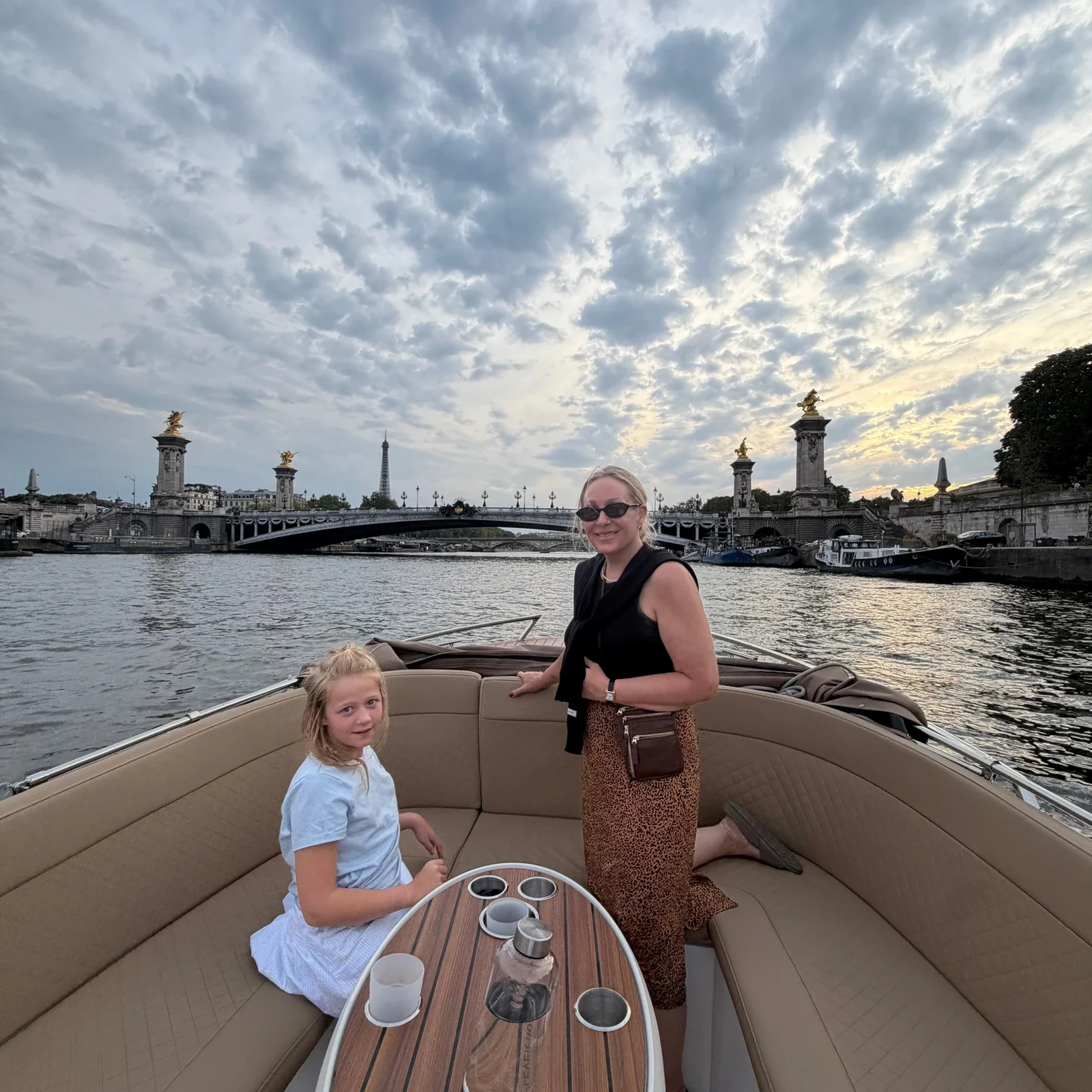 Private Seine cruise on a small boat reserved for your group