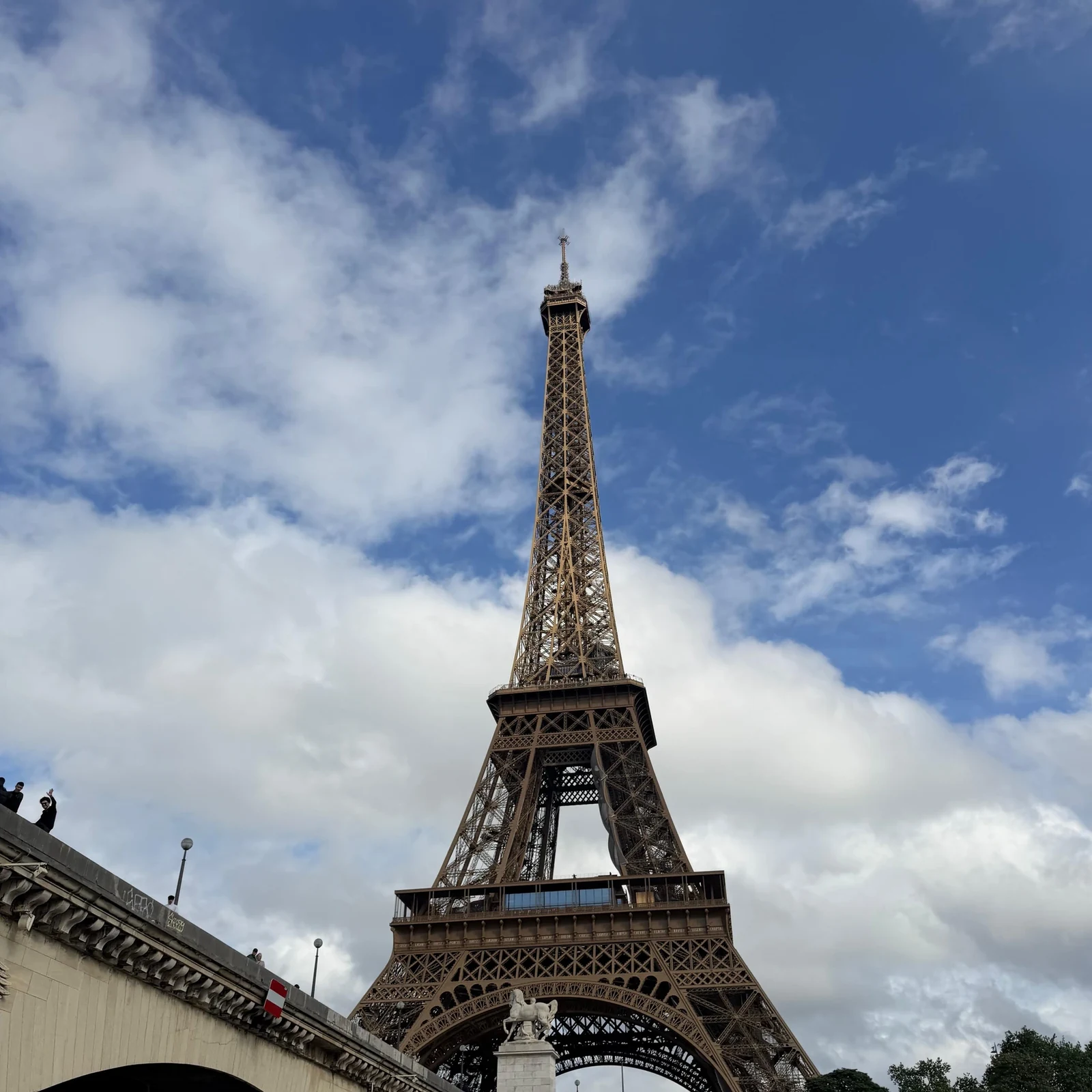 Private Seine cruise on a small boat reserved for your group
