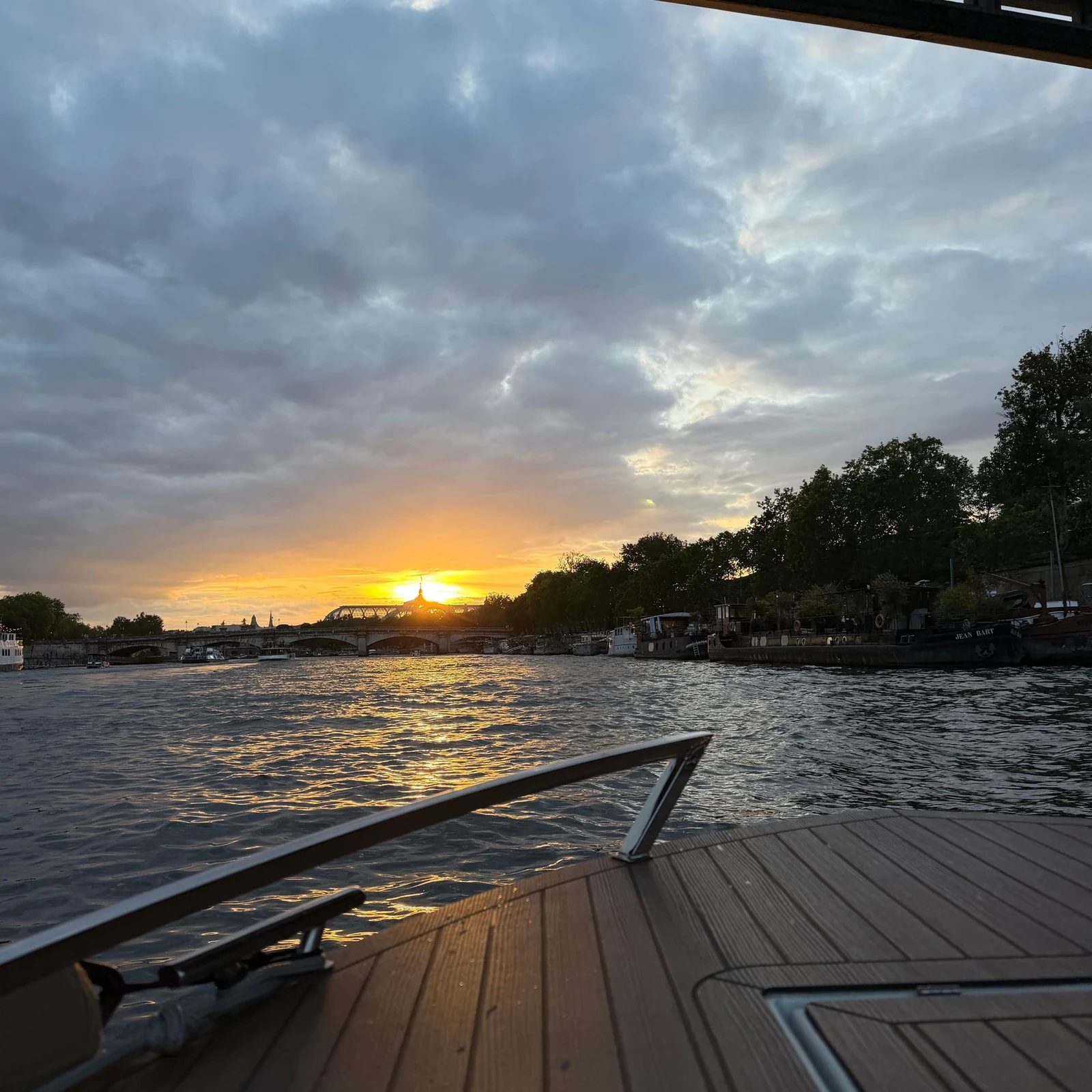 Croisière privée sur la Seine dans un bateau réservé à votre groupe