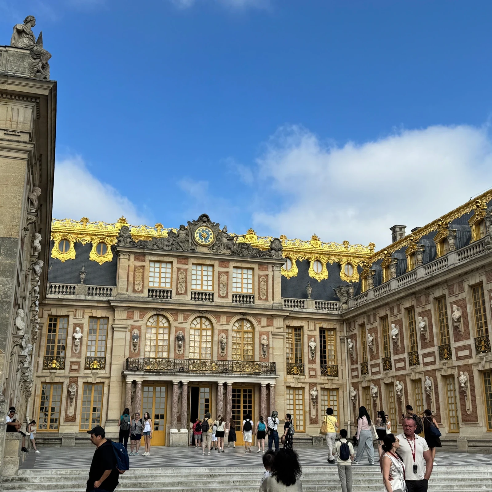 Guided Versailles Tour from Paris with Tickets and Minibus