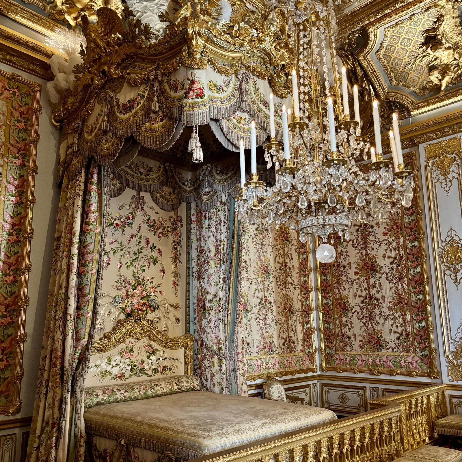 Visite guidée de Versailles depuis Paris avec billets et minibus
