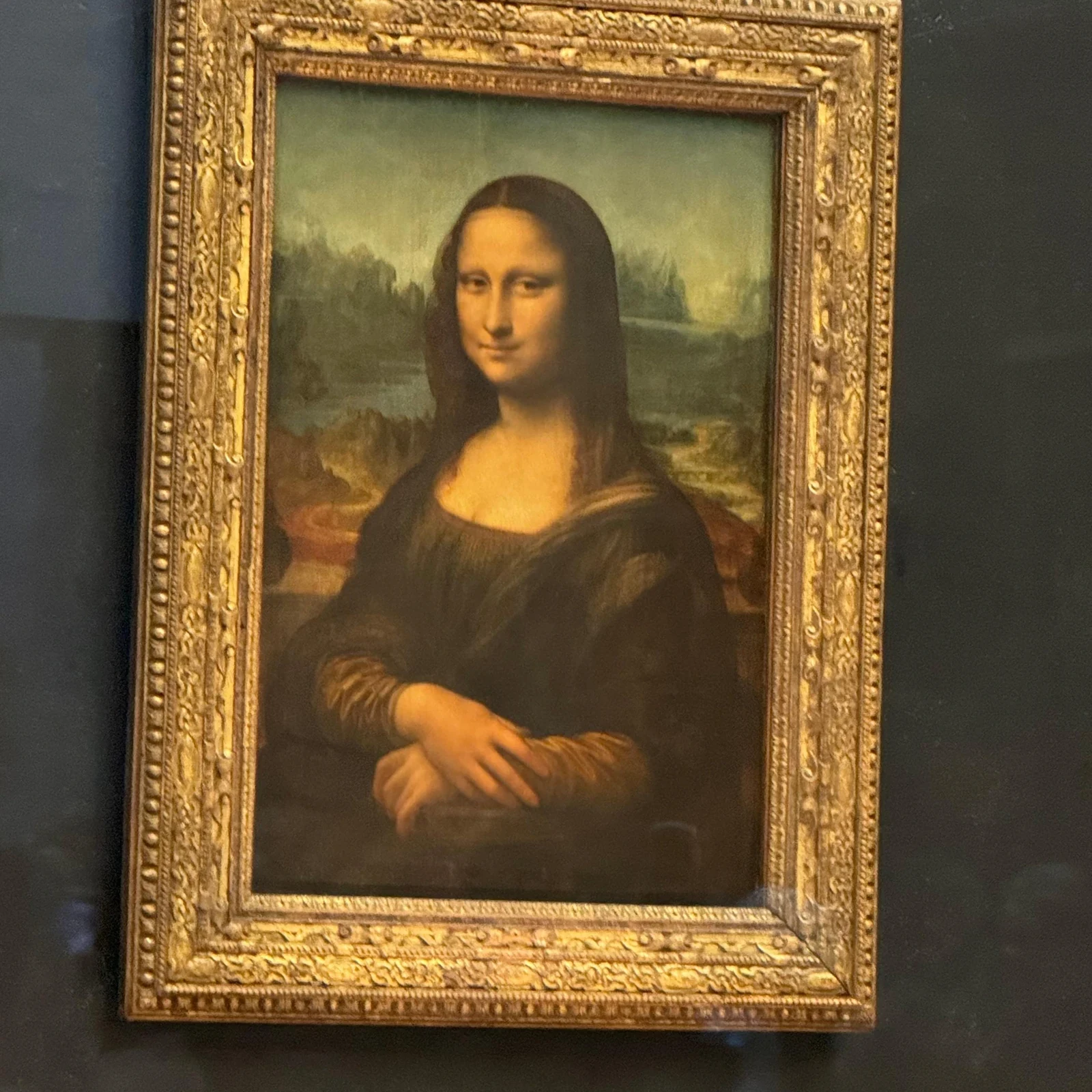 Louvre guided tour with reserved entry for no more than six guests
