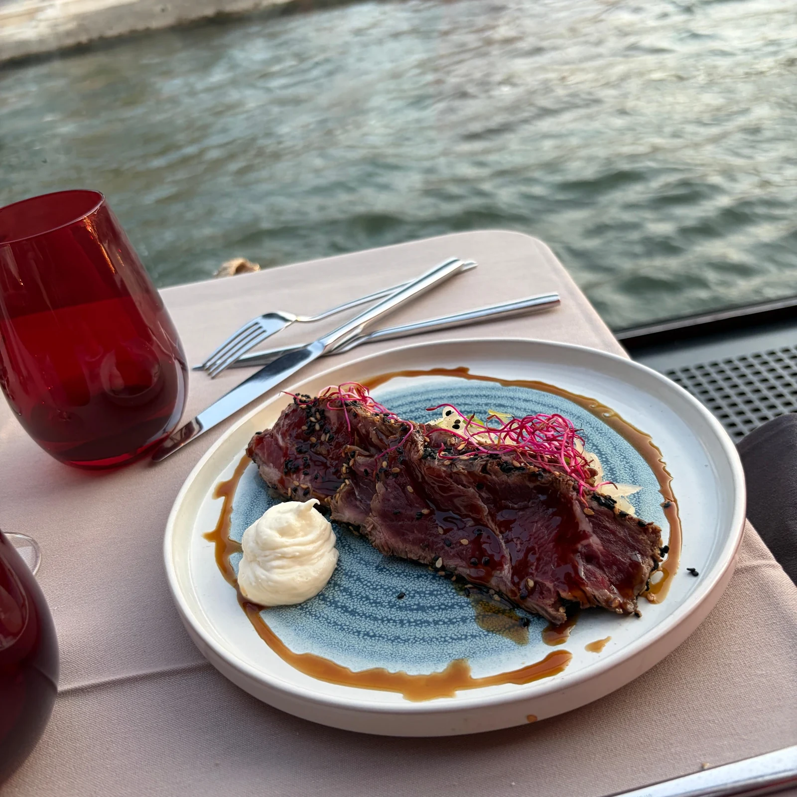 Bateaux-Mouches-Dinner-Cruise auf der Seine