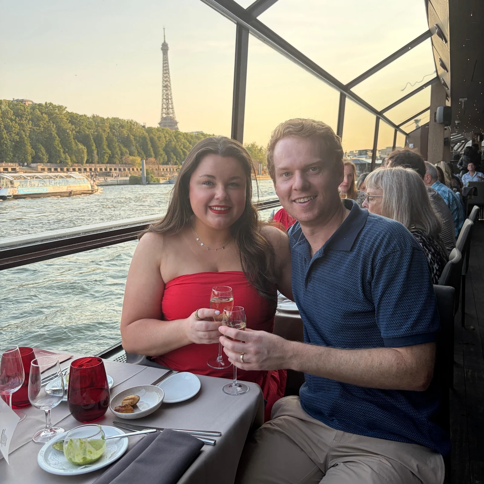 Bateaux-Mouches-Dinner-Cruise auf der Seine