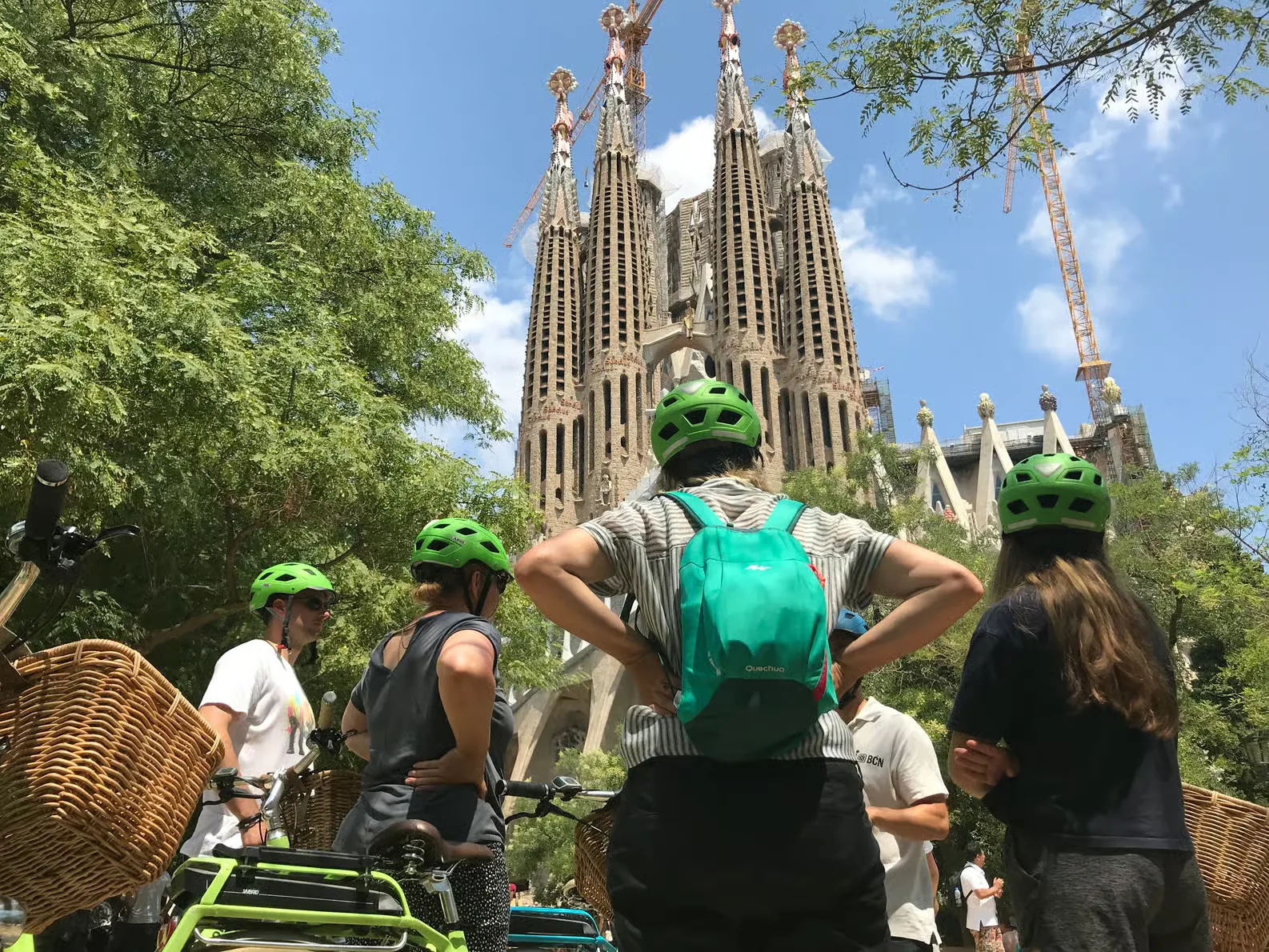 Découvrez Barcelone à vélo avec un guide local