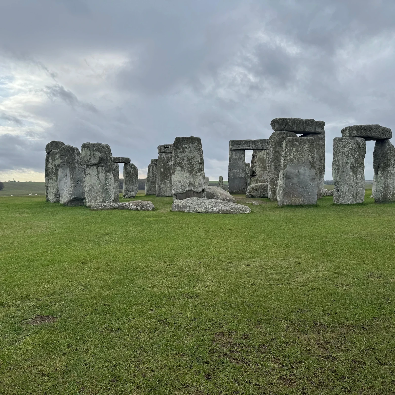 Stonehenge Morning Tour from London with Transport and Admission