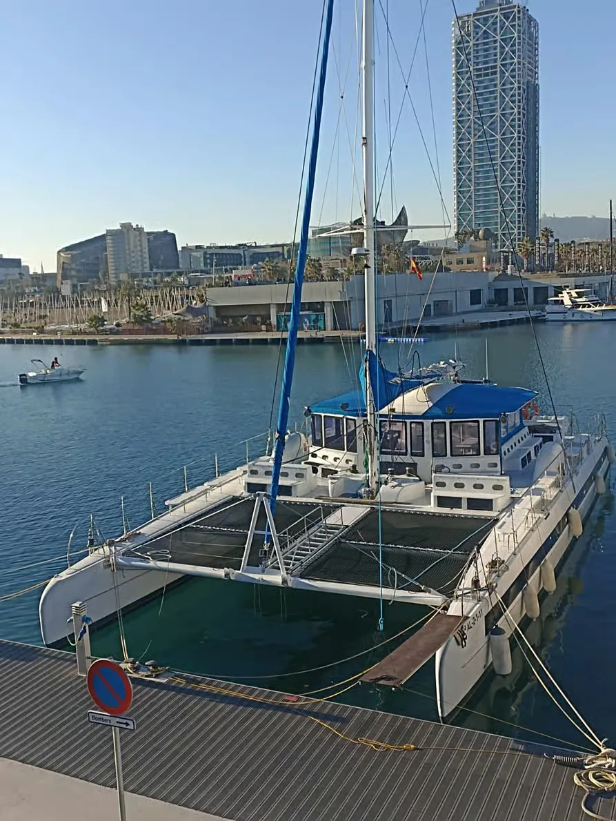 Crucero por Barcelona con bebida de bienvenida y vistas al skyline