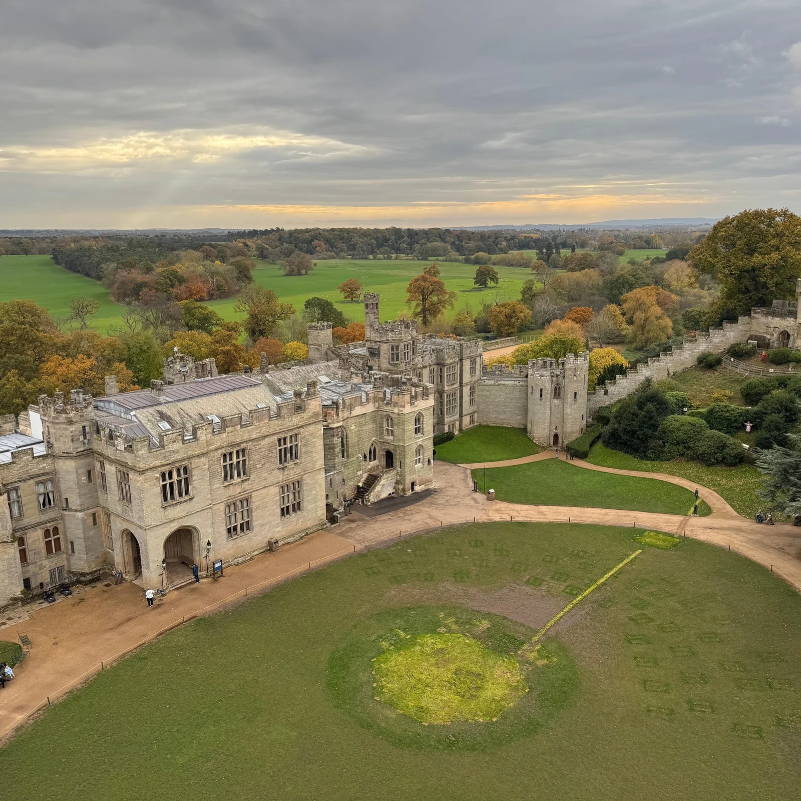 Tagesausflug ab London nach Oxford, Stratford, Cotswolds und Warwick