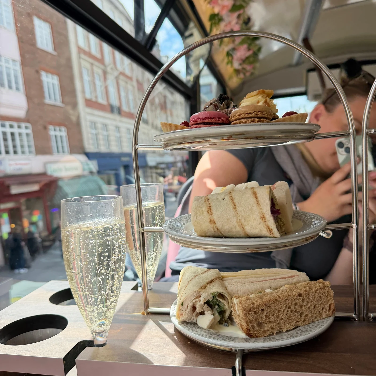 Afternoon Tea Bus à Londres : une tradition britannique sur roues