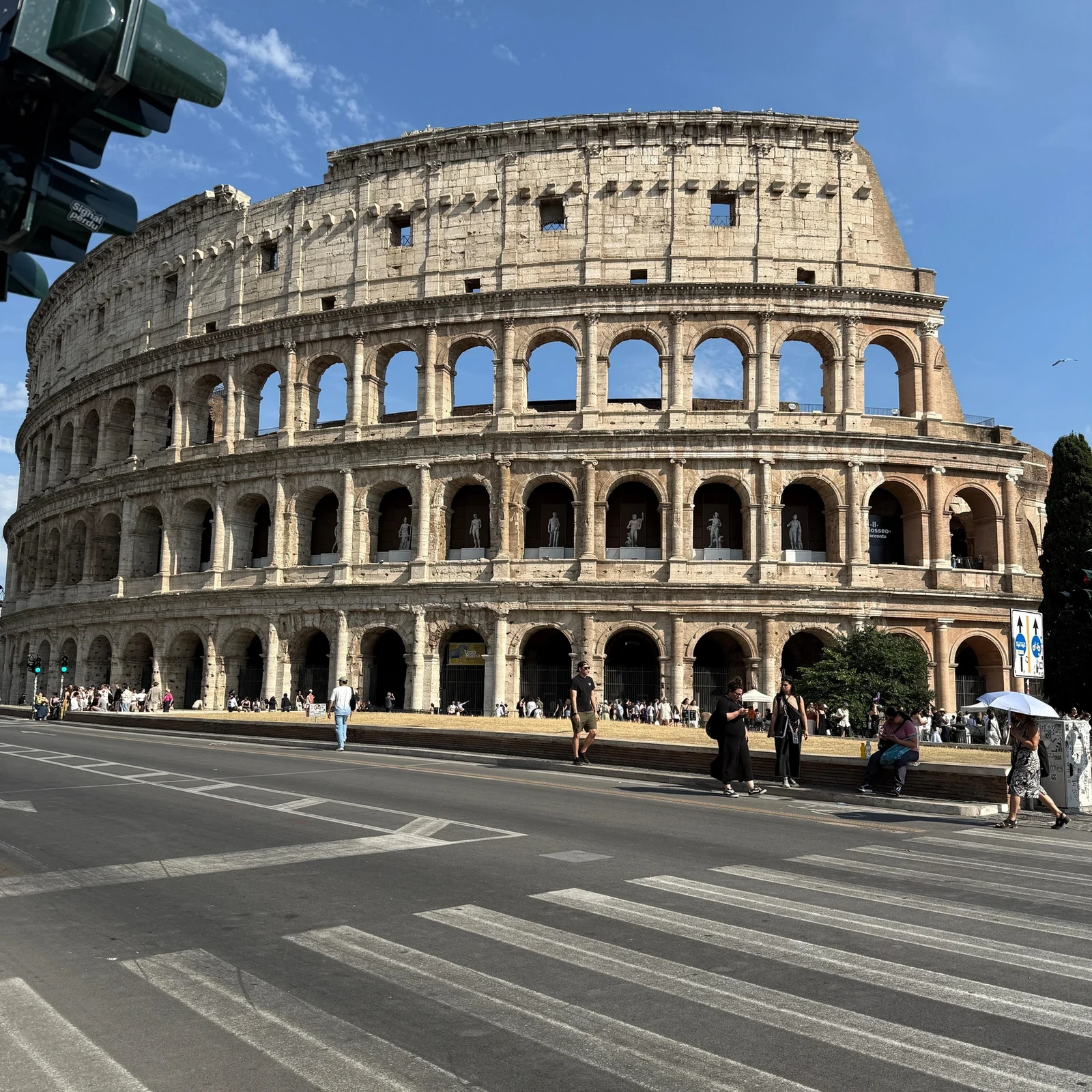 Rome Colosseum evening tour with a guide and reserved entry