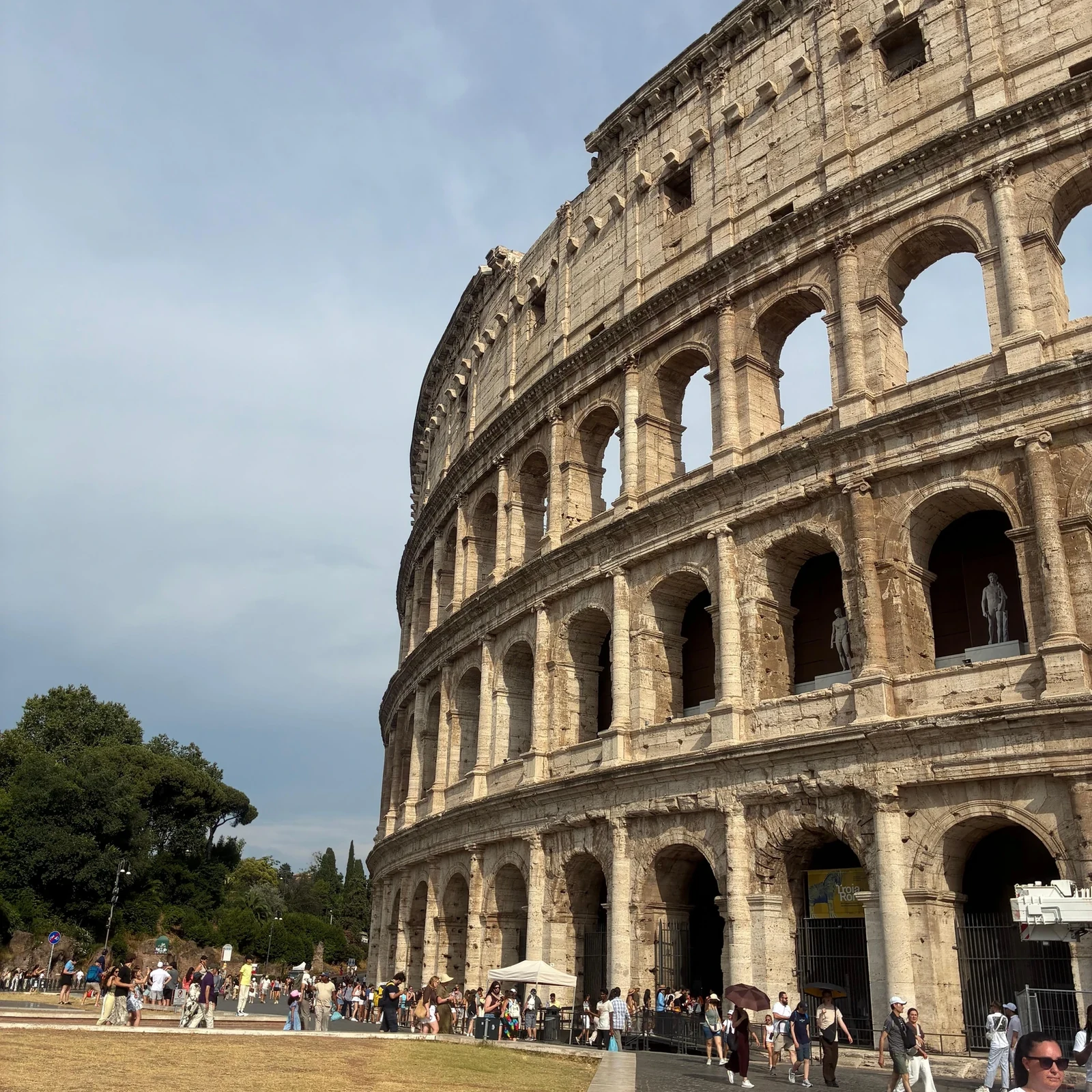 Rome Colosseum evening tour with a guide and reserved entry