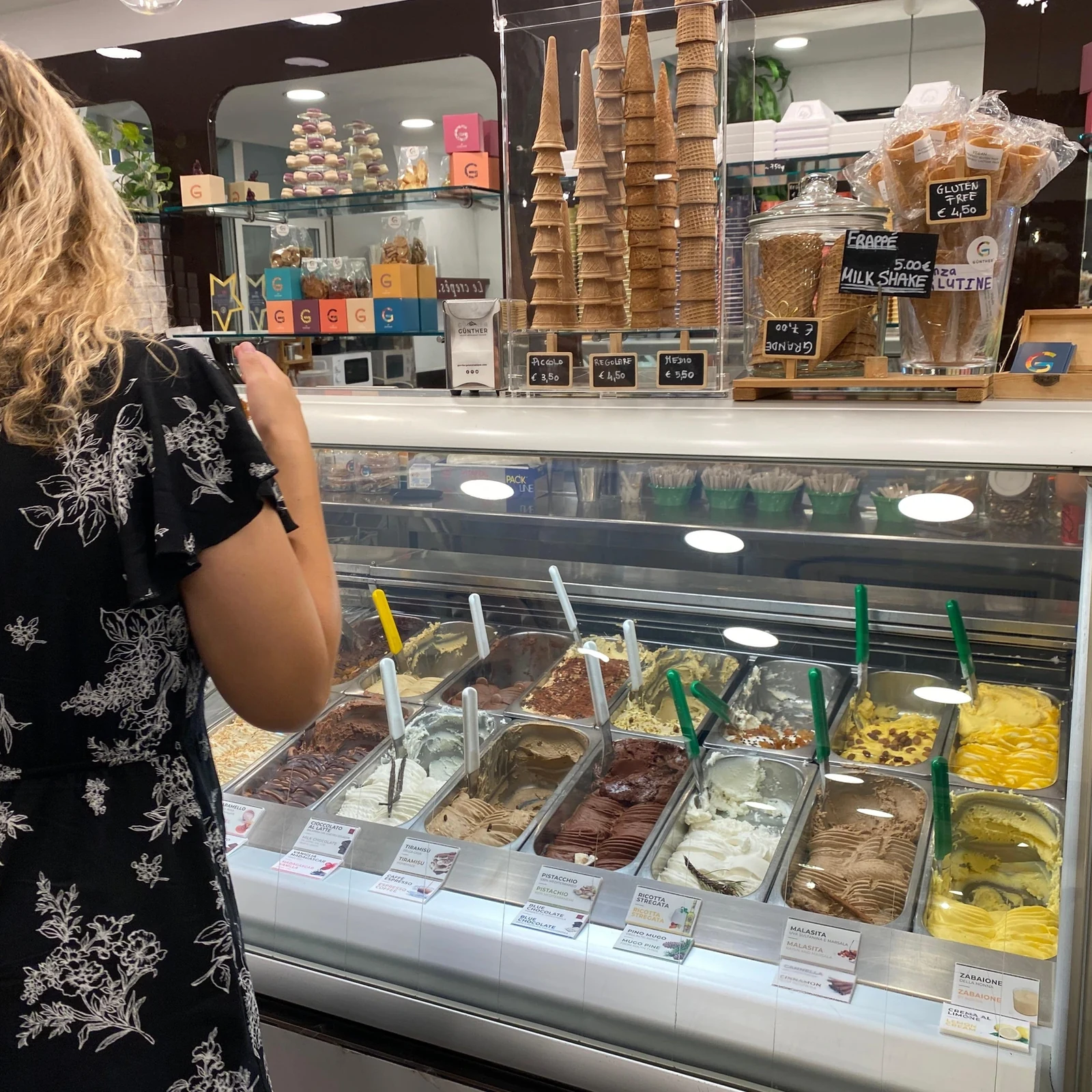 Rom Nachttour im Golfcart mit Abendessen und Gelato