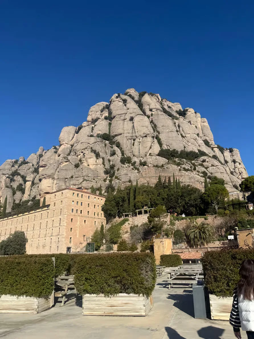 Montserrat, Gérone et Costa Brava depuis Barcelone avec guide
