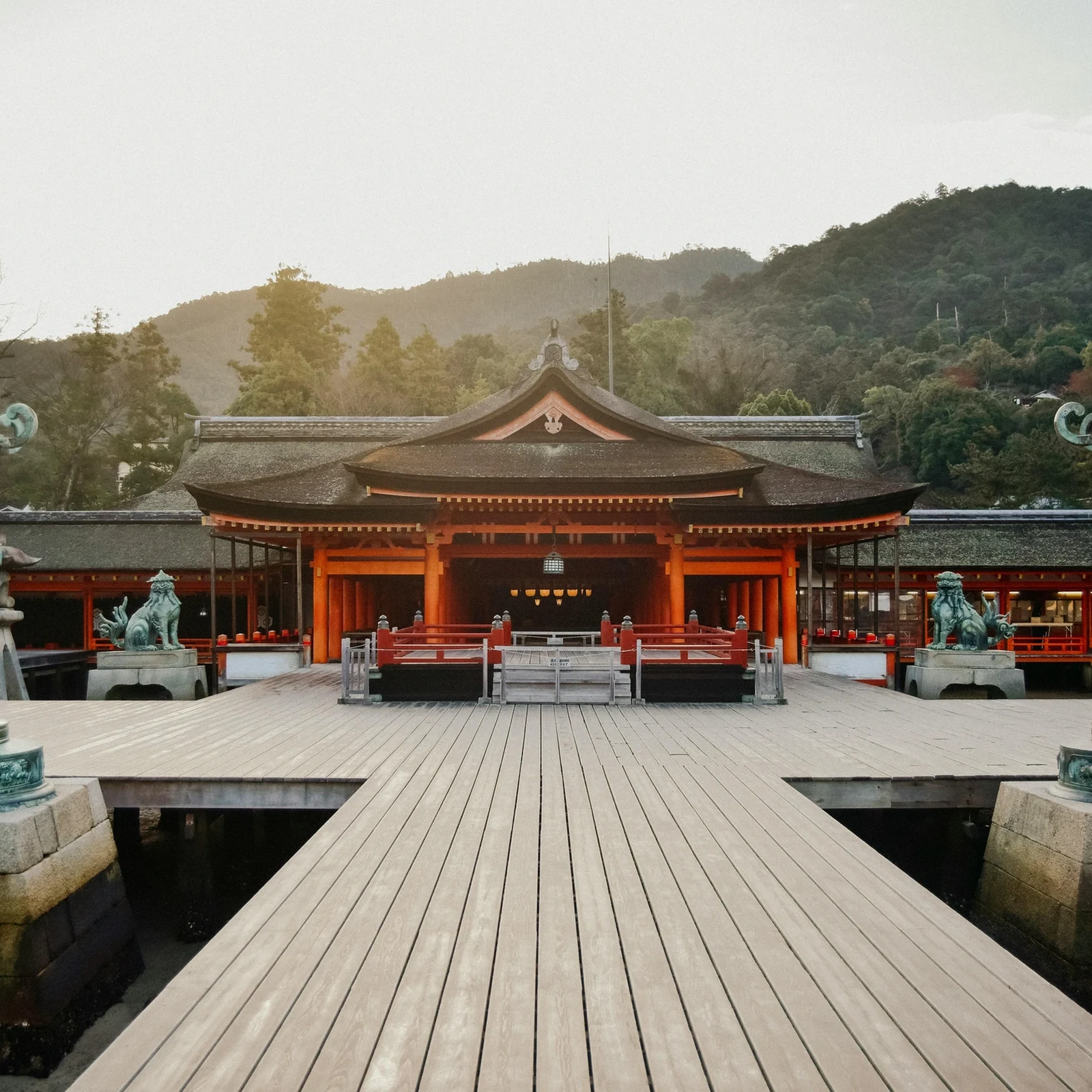 Hiroshima Miyajima Tour an einem Tag mit lokalem Guide
